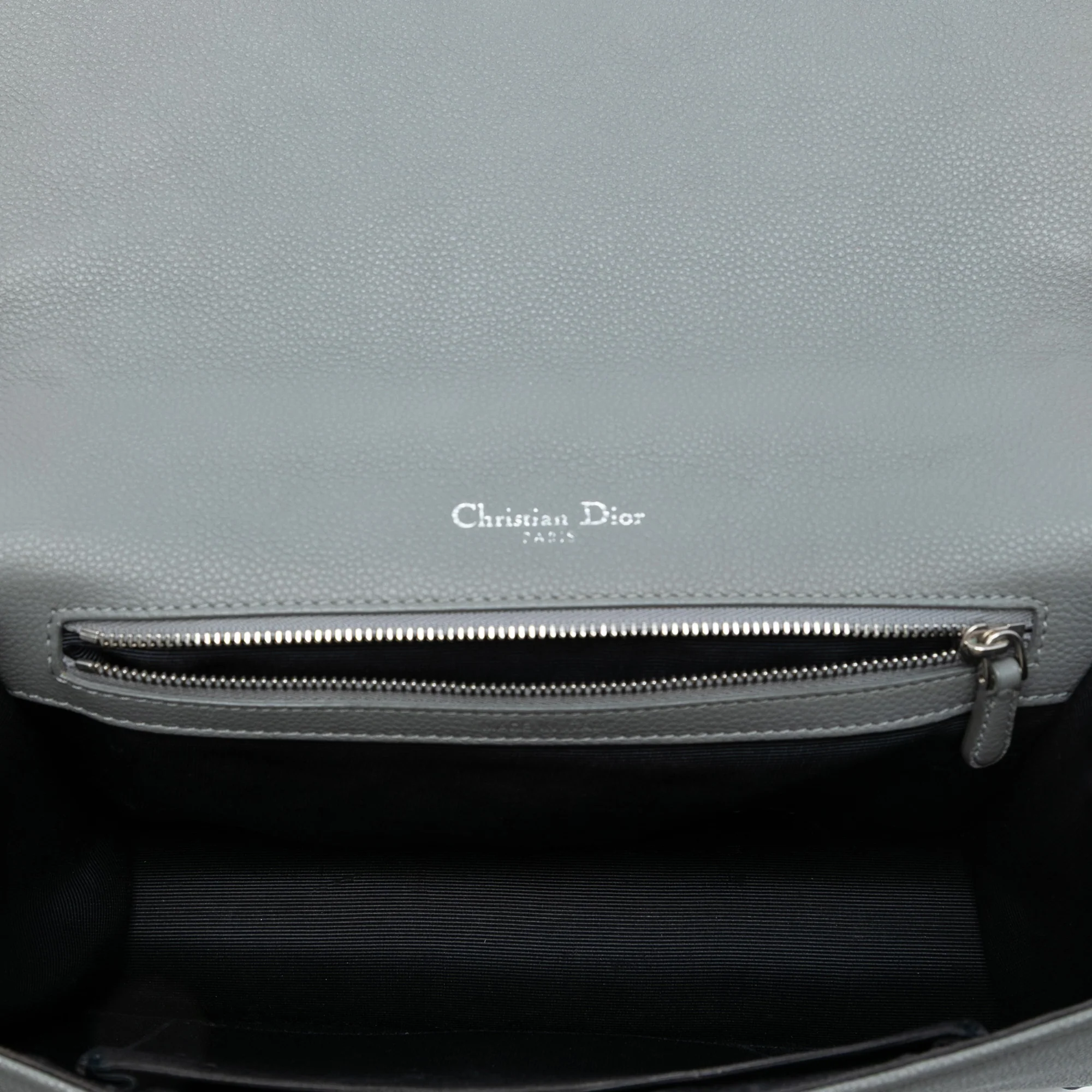 Dior | Pre-Owned Medium Grained Calfskin Diorama Flap | Gray/Pomice - Image 4
