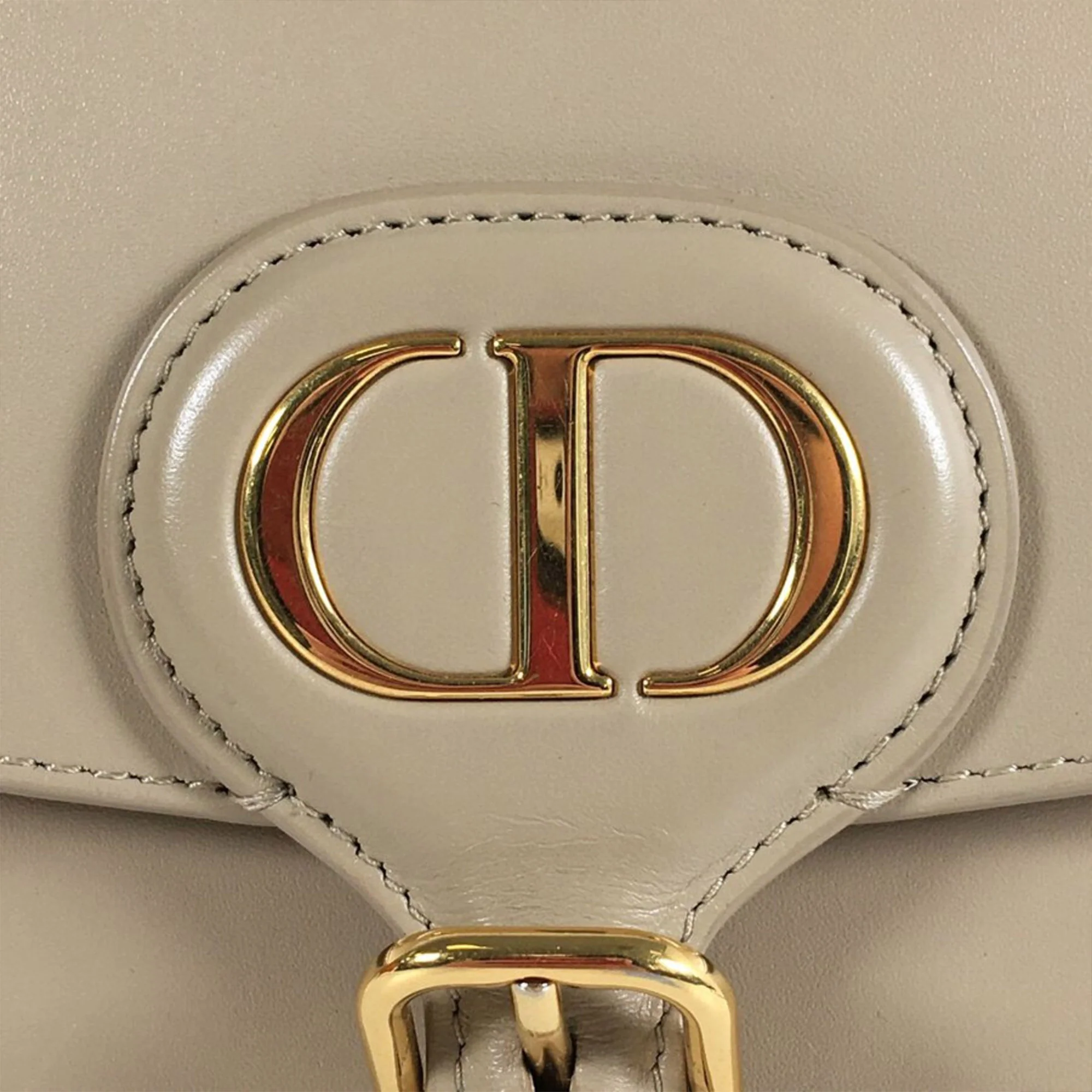 Dior | Pre-Owned Medium Leather Bobby | Beige - Image 10