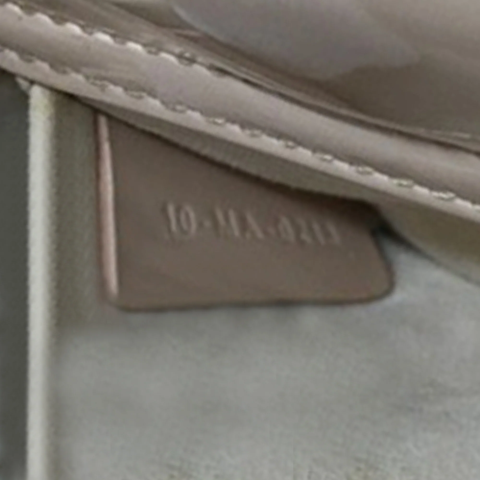Dior | Pre-Owned Small Patent Cannage Lady D-Joy | Beige - Image 8