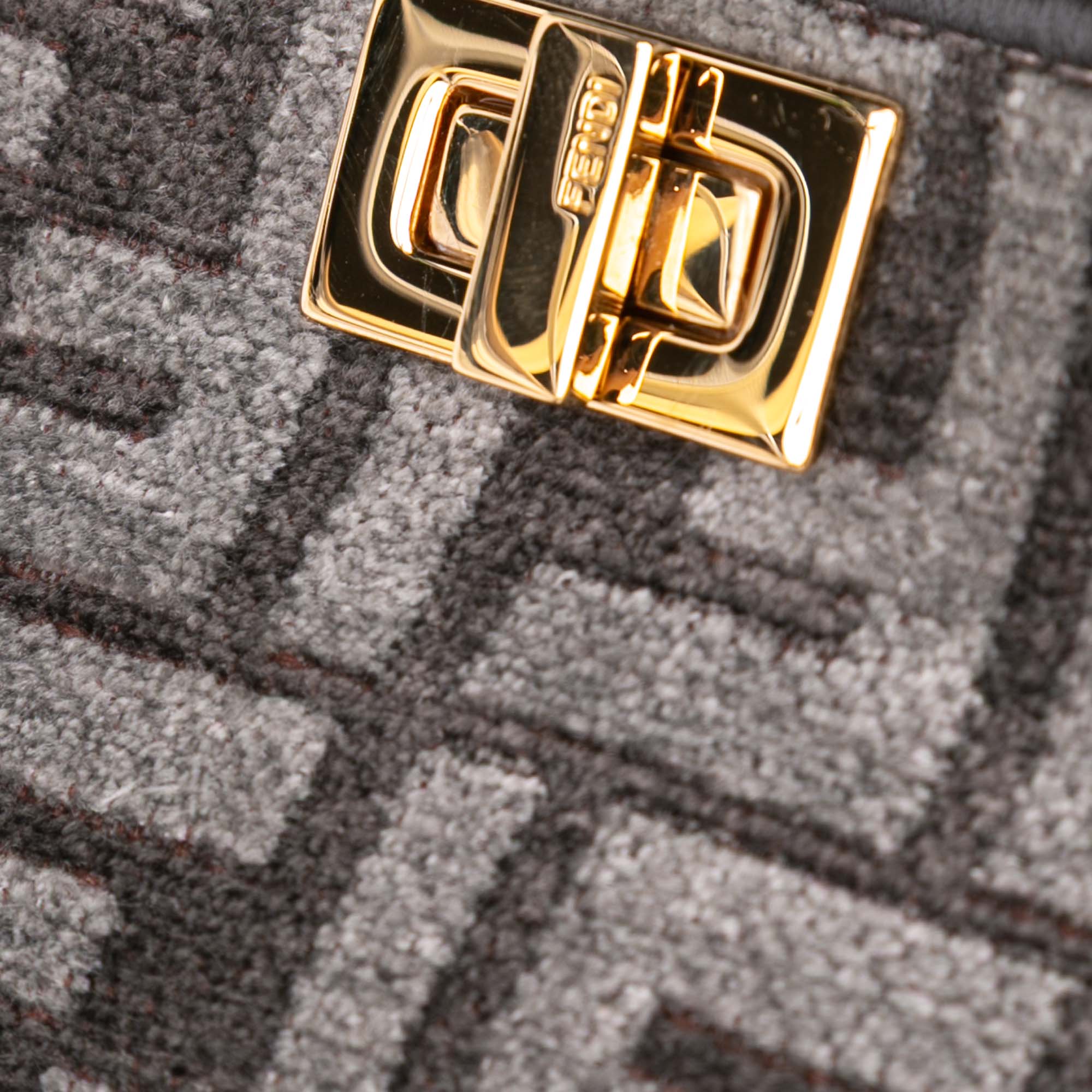 Fendi | Pre-Owned Nano Zucca Cashmere Peekaboo ISeeU Maxi Handle Bag | Gray/Dark Gray - Image 6
