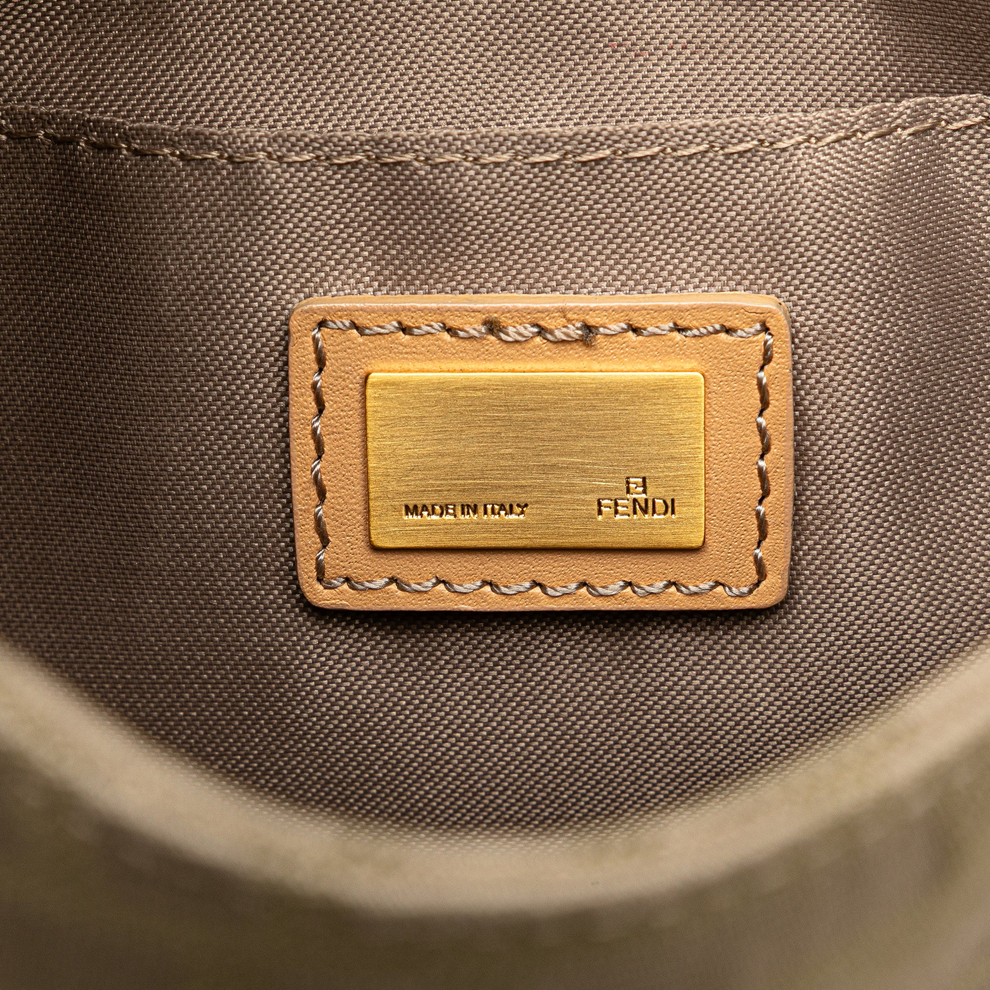 Fendi | Pre-Owned Zucca Canvas Shoulder Bag | Brown/Light Beige - Image 7