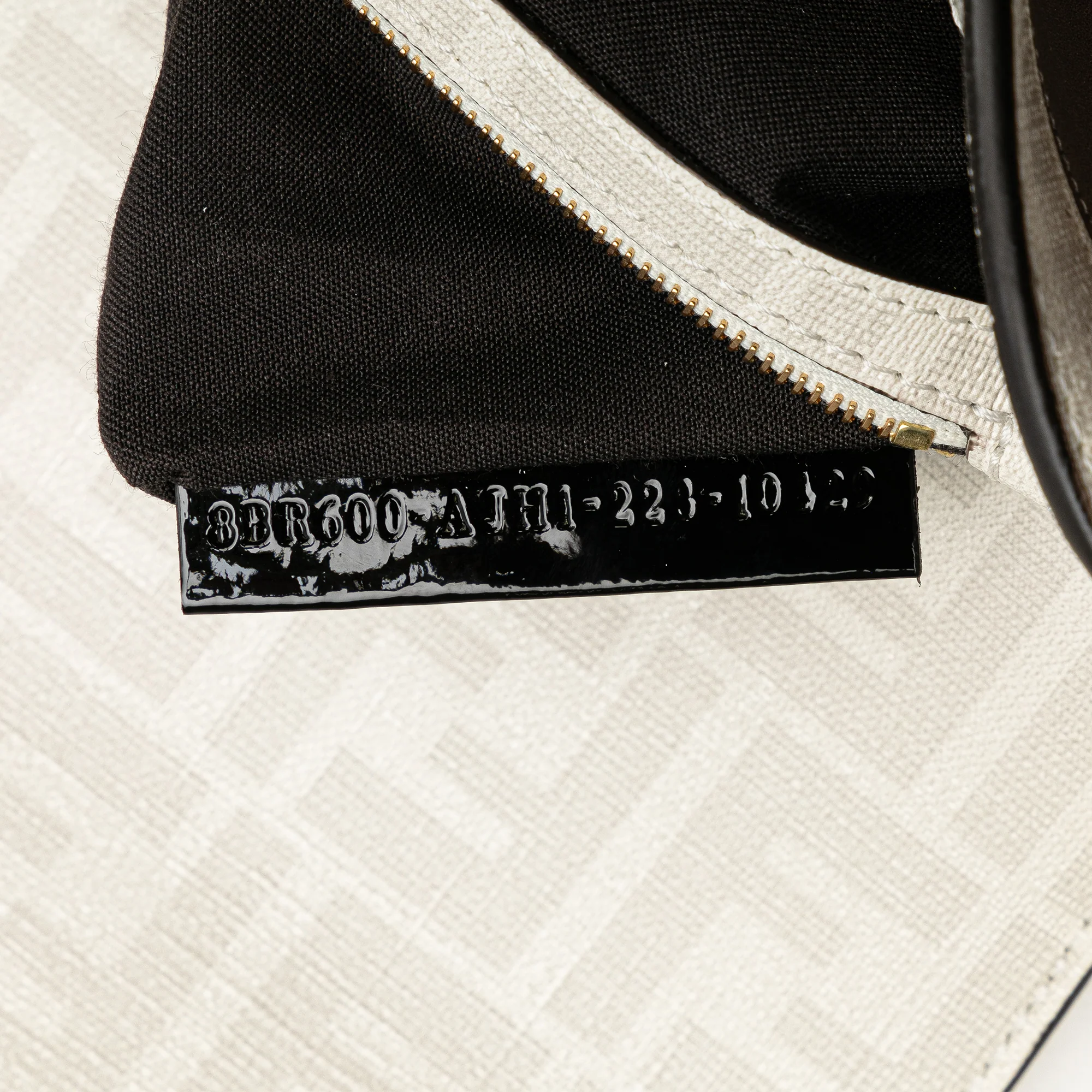 Fendi | Pre-Owned Zucca Graphic Print Coated Canvas Bikini Girls Baguette Satchel | White - Image 9