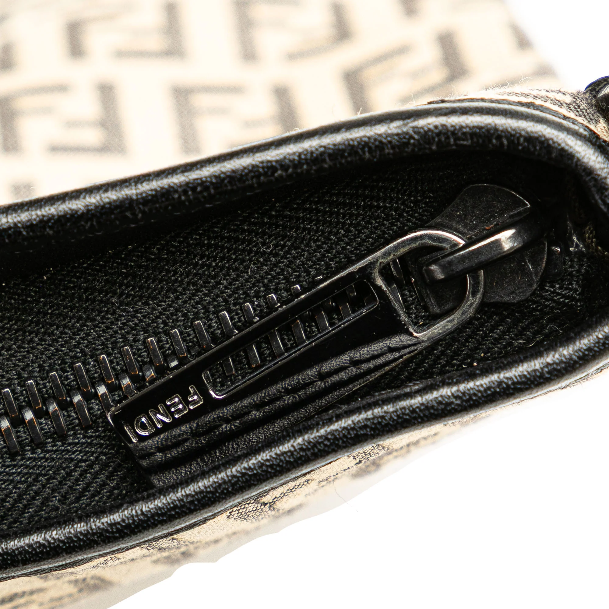 Fendi | Pre-Owned Zucchino Canvas Crossbody - V | Beige - Image 8