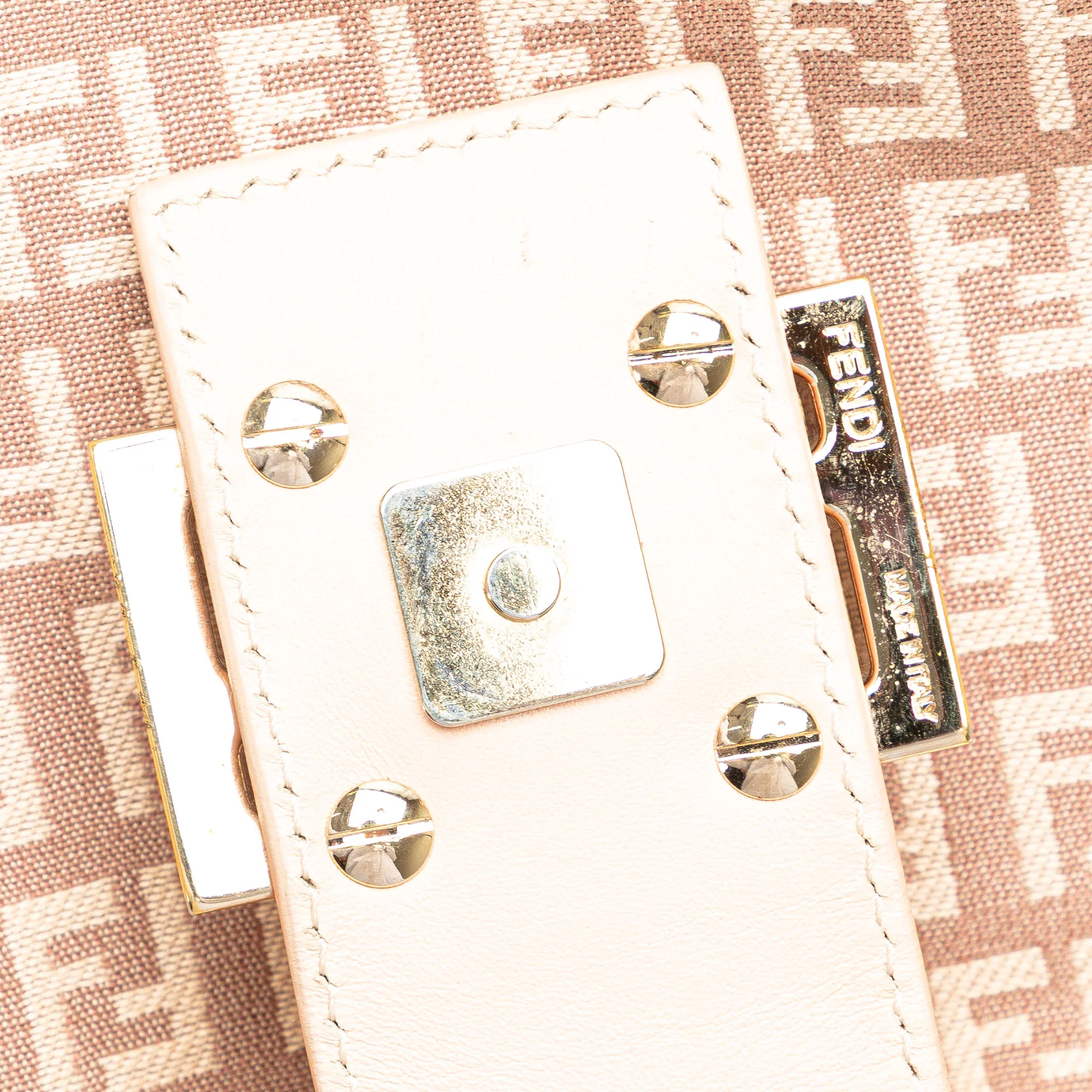 Fendi | Pre-Owned Zucchino Canvas Shoulder Bag | Pink/Light Pink - Image 2