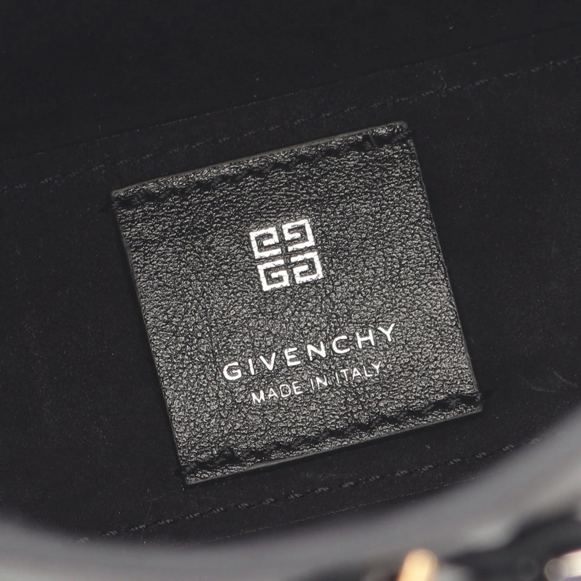 Givenchy | Pre-Owned Leather Voyou Phone Pouch | Black - Image 4