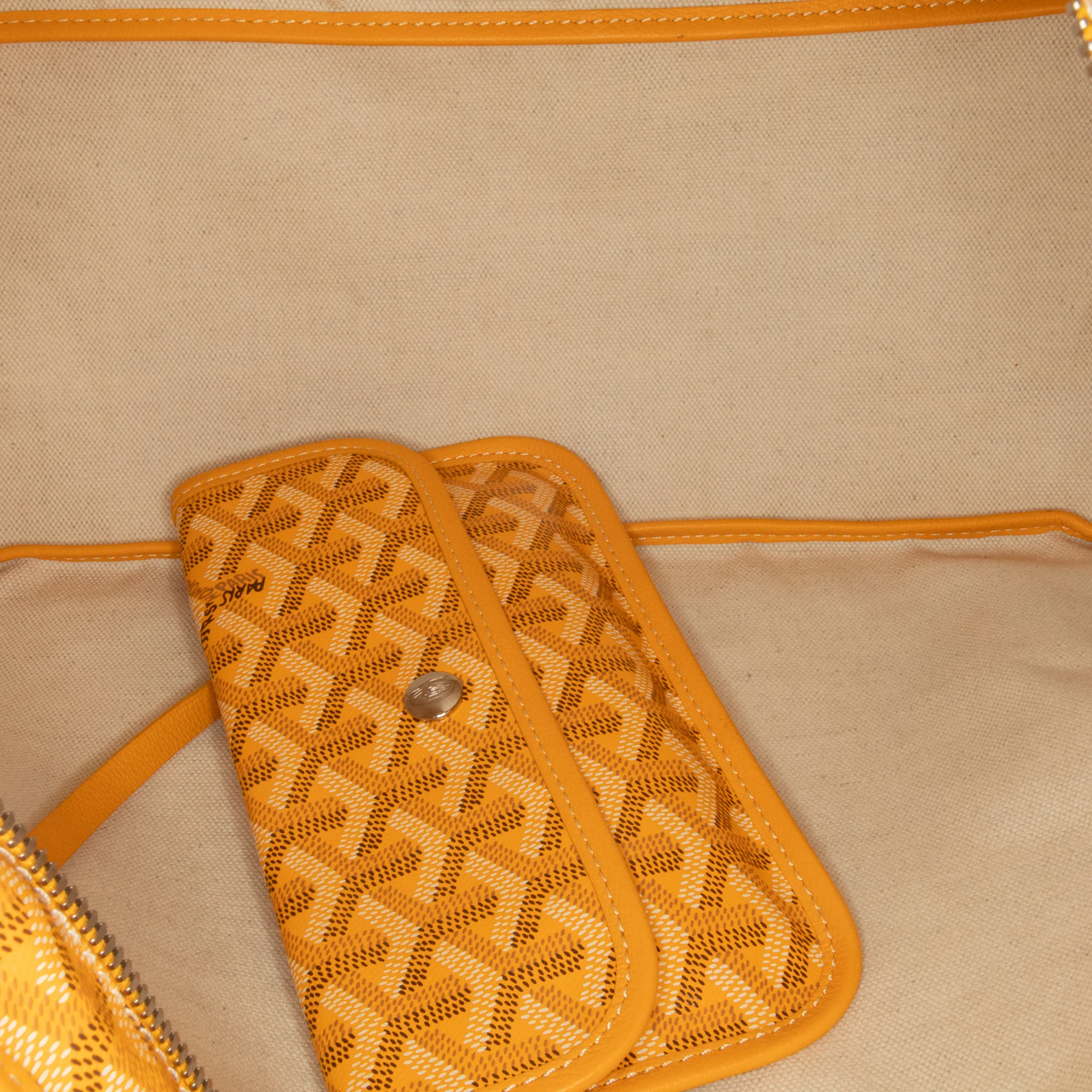 Goyard | Pre-Owned Goyardine Boheme Hobo - I | Yellow - Image 5