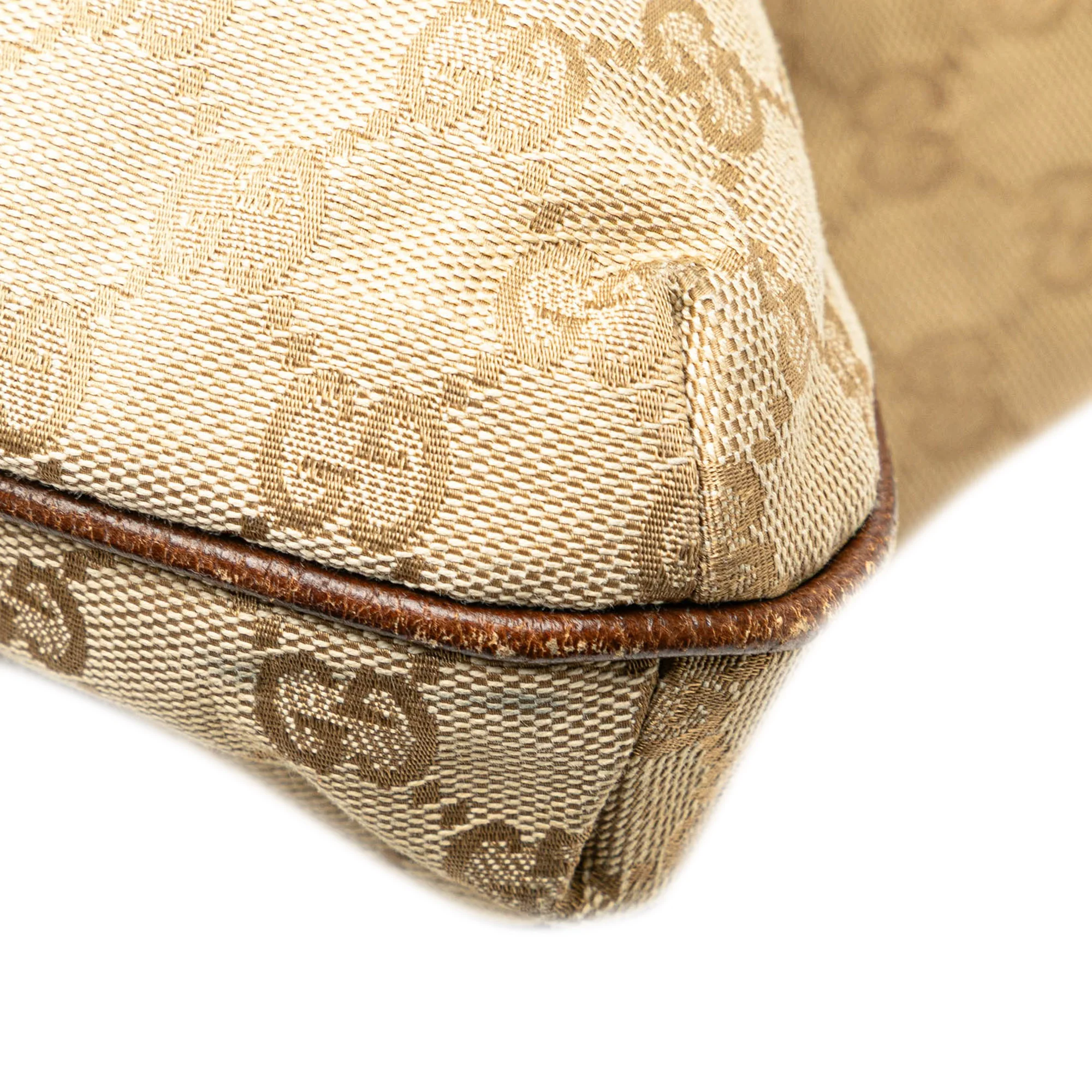 Gucci | Pre-Owned GG Canvas Crossbody - IV | Beige - Image 2