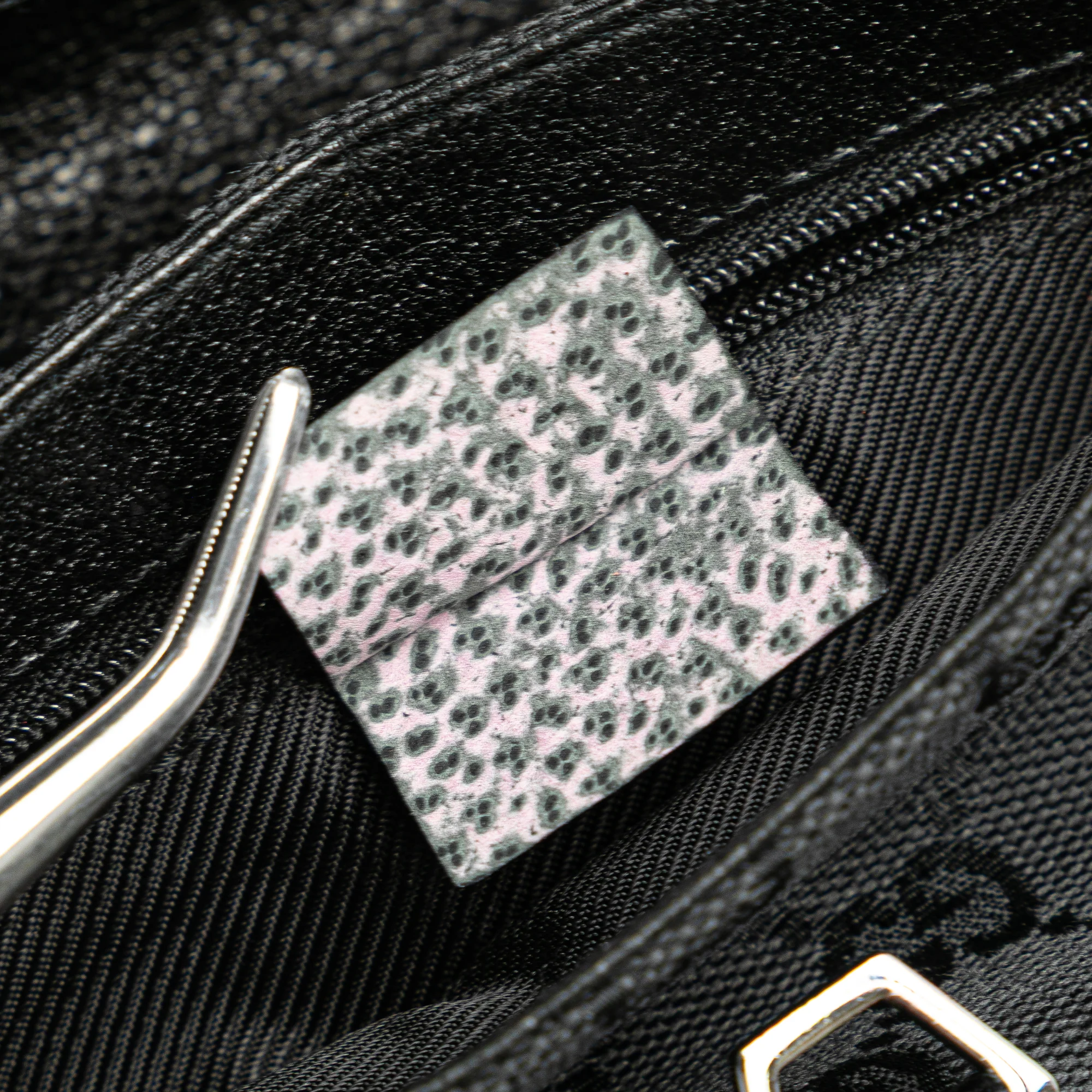 Gucci | Pre-Owned GG Canvas Jackie Belt Bag | Black - Image 10