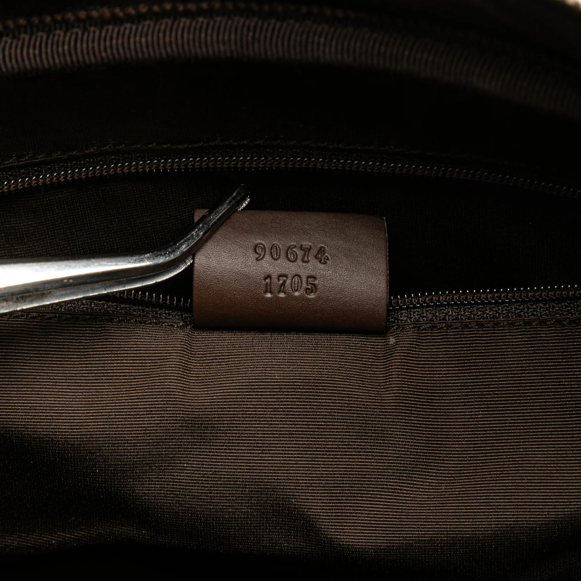 Gucci | Pre-Owned GG Canvas Shoulder Bag | Beige - Image 8