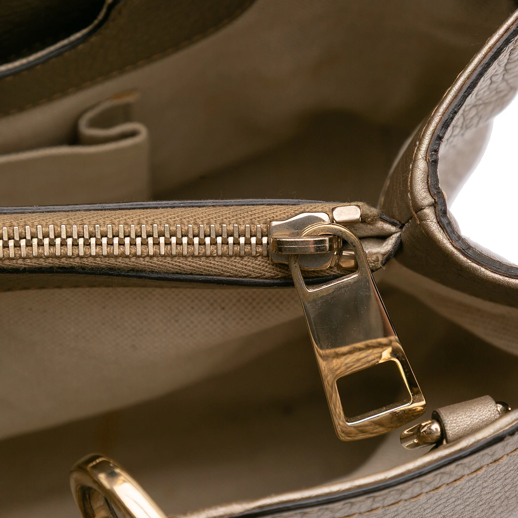 Gucci | Pre-Owned Medium Calfskin Bamboo Shopper Satchel | Gold - Image 2