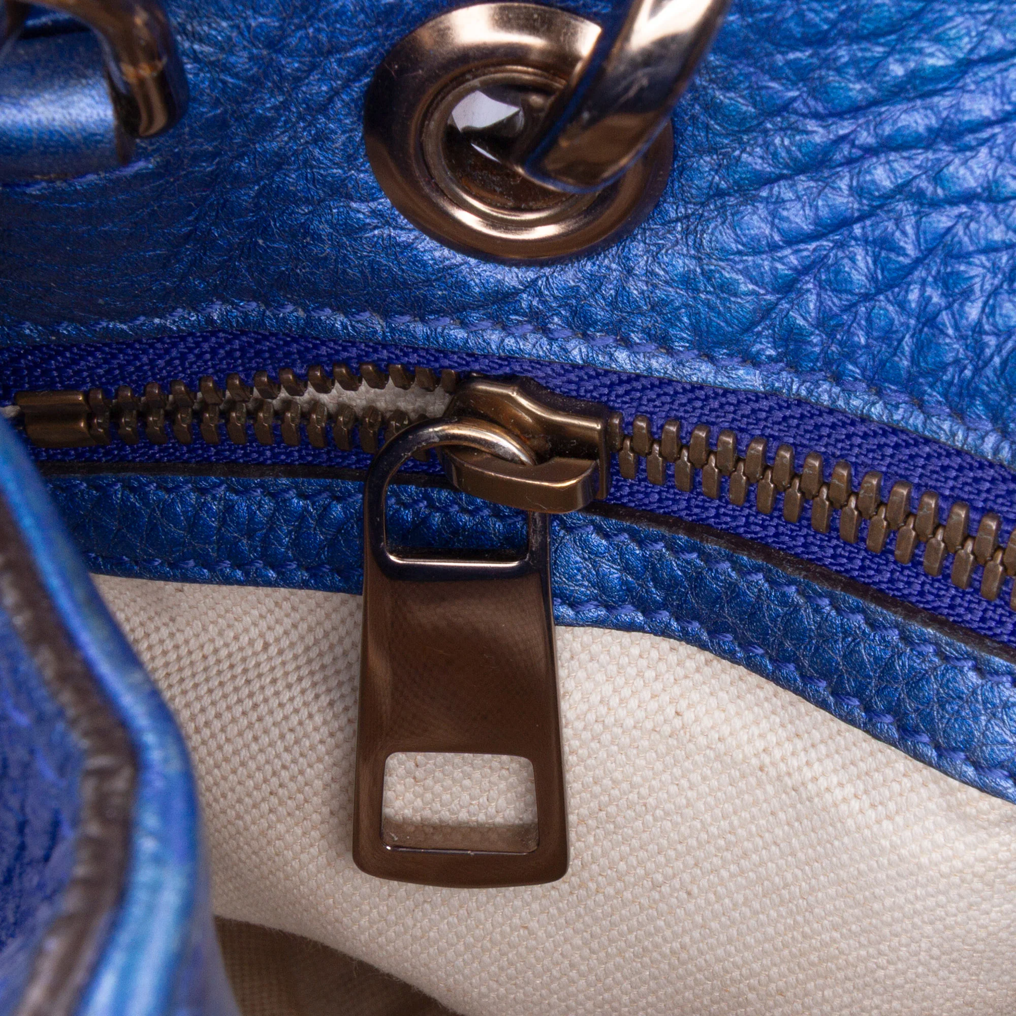 Gucci | Pre-Owned Small Metallic Calfskin Bamboo Shopper Satchel | Blue - Image 8