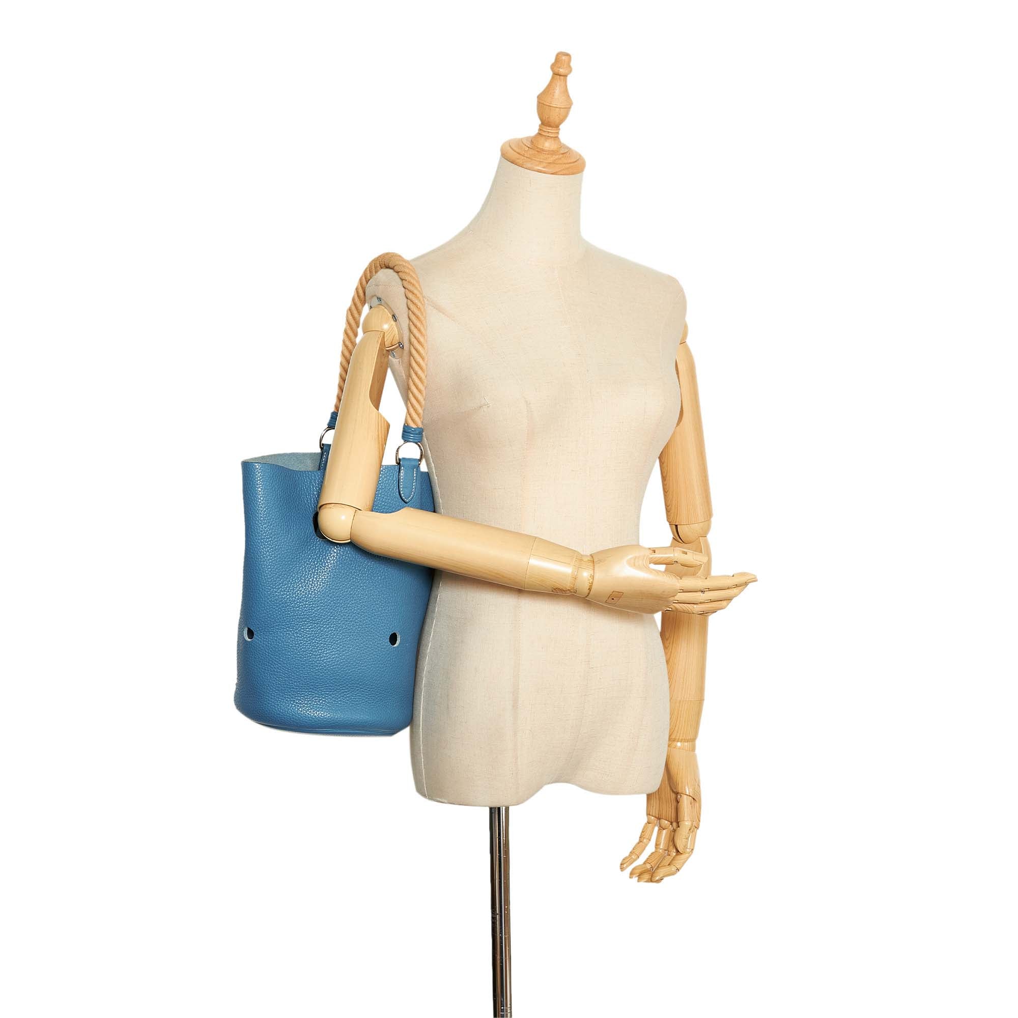 Hermes | Pre-Owned Clemence Mangeoire Bucket PM | Blue - Image 2