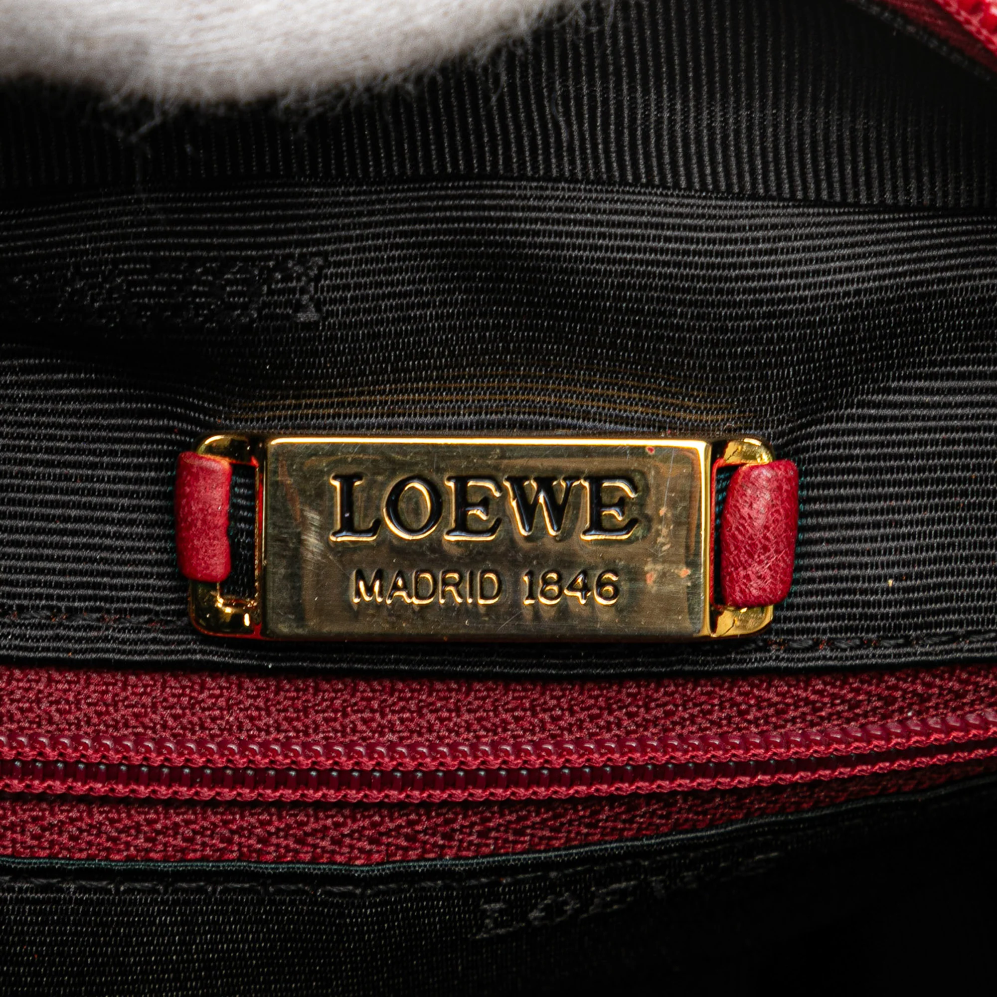 LOEWE | Pre-Owned Leather Anagram Crossbody | Red - Image 10