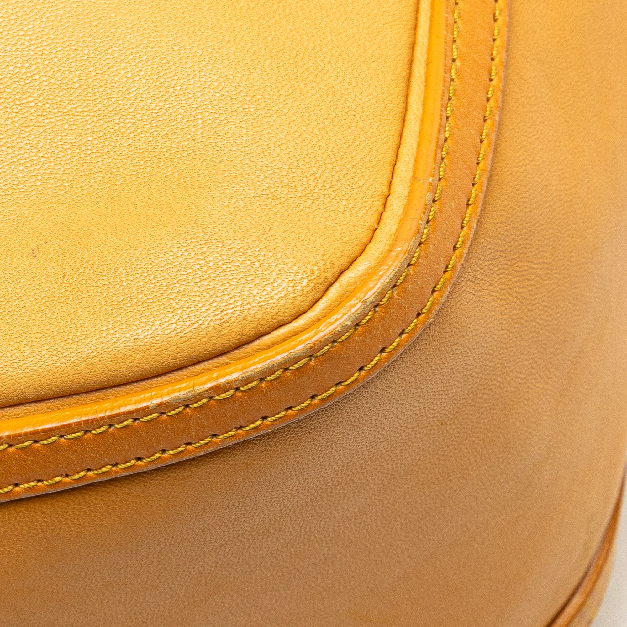 LOEWE | Pre-Owned Nappa Handbag | Yellow/Mustard - Image 2