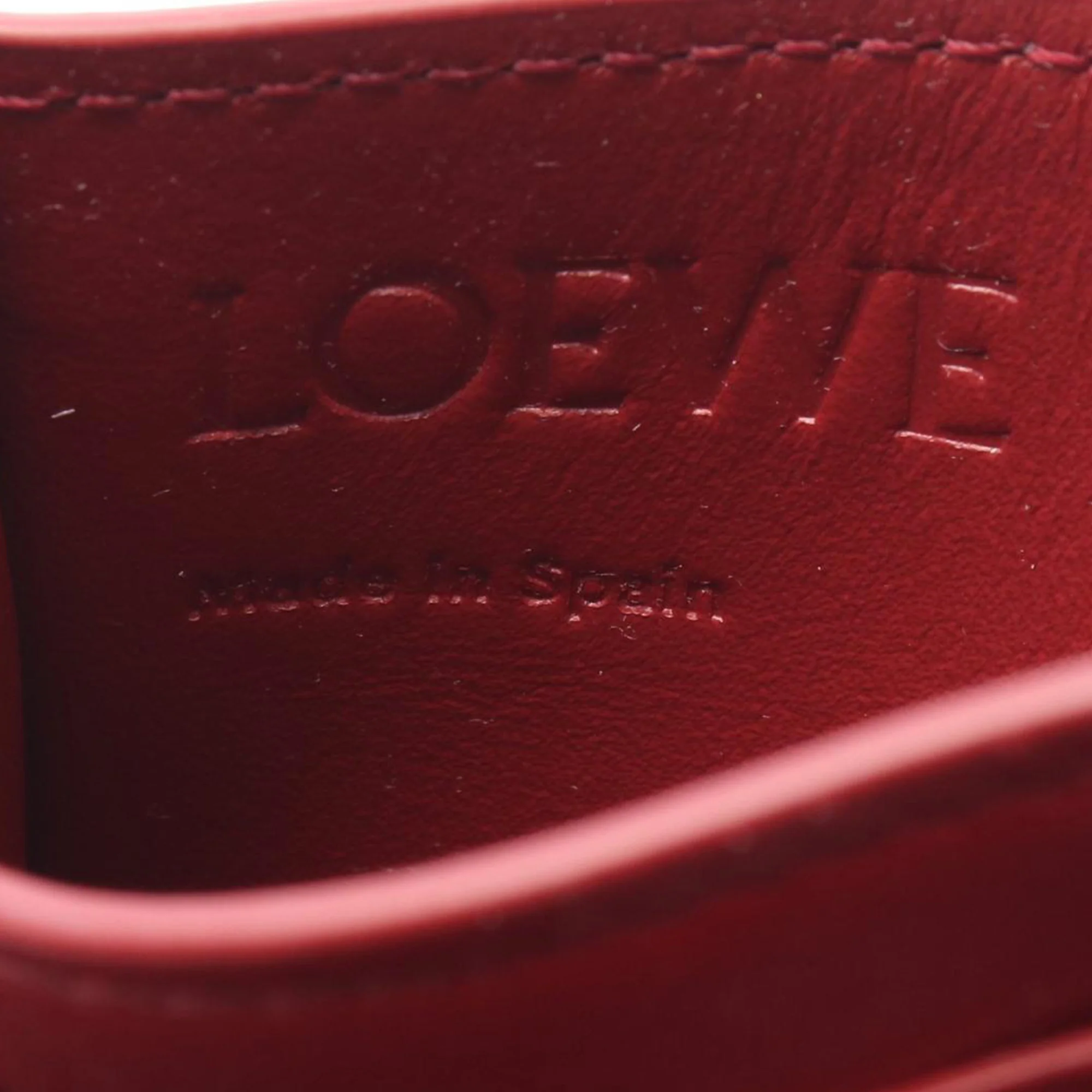 LOEWE | Pre-Owned Shiny Nappa Calfskin Puffer Anagram Plain Card Holder | Red - Image 4