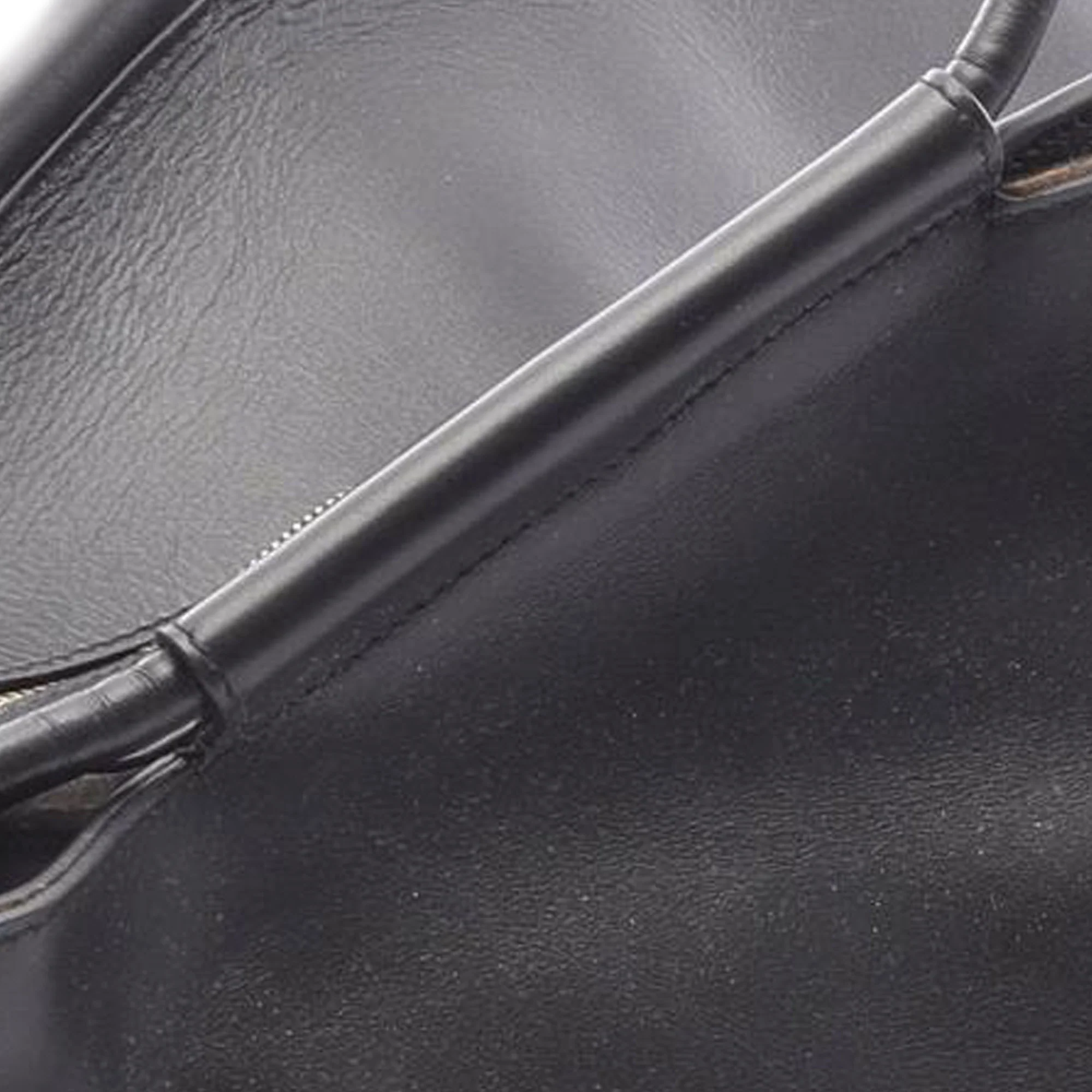 LOEWE | Pre-Owned XL Shiny Calfskin Paseo Tote | Black - Image 8