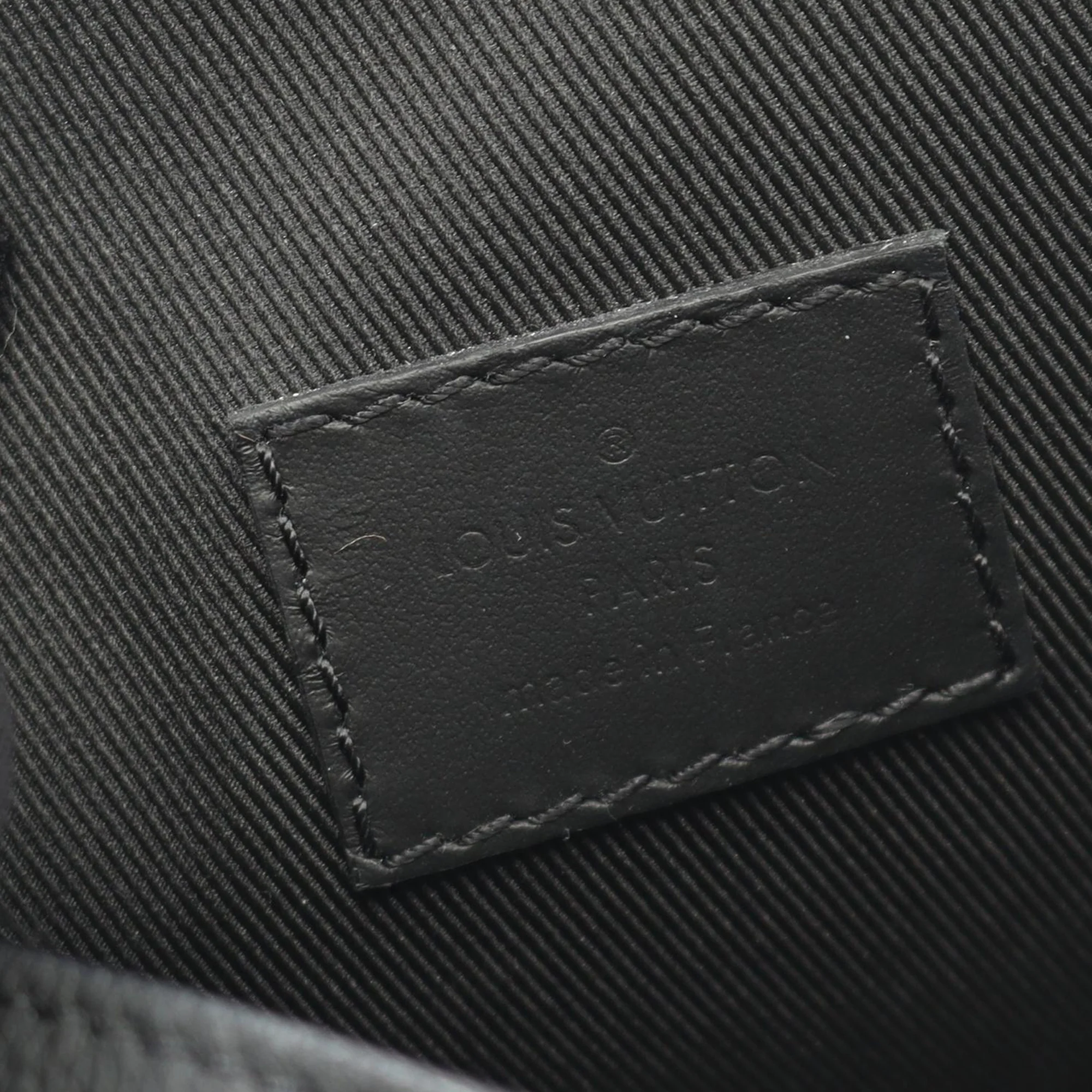 Louis Vuitton | Pre-Owned Aerogram Fastline Wearable Wallet | Black - Image 4