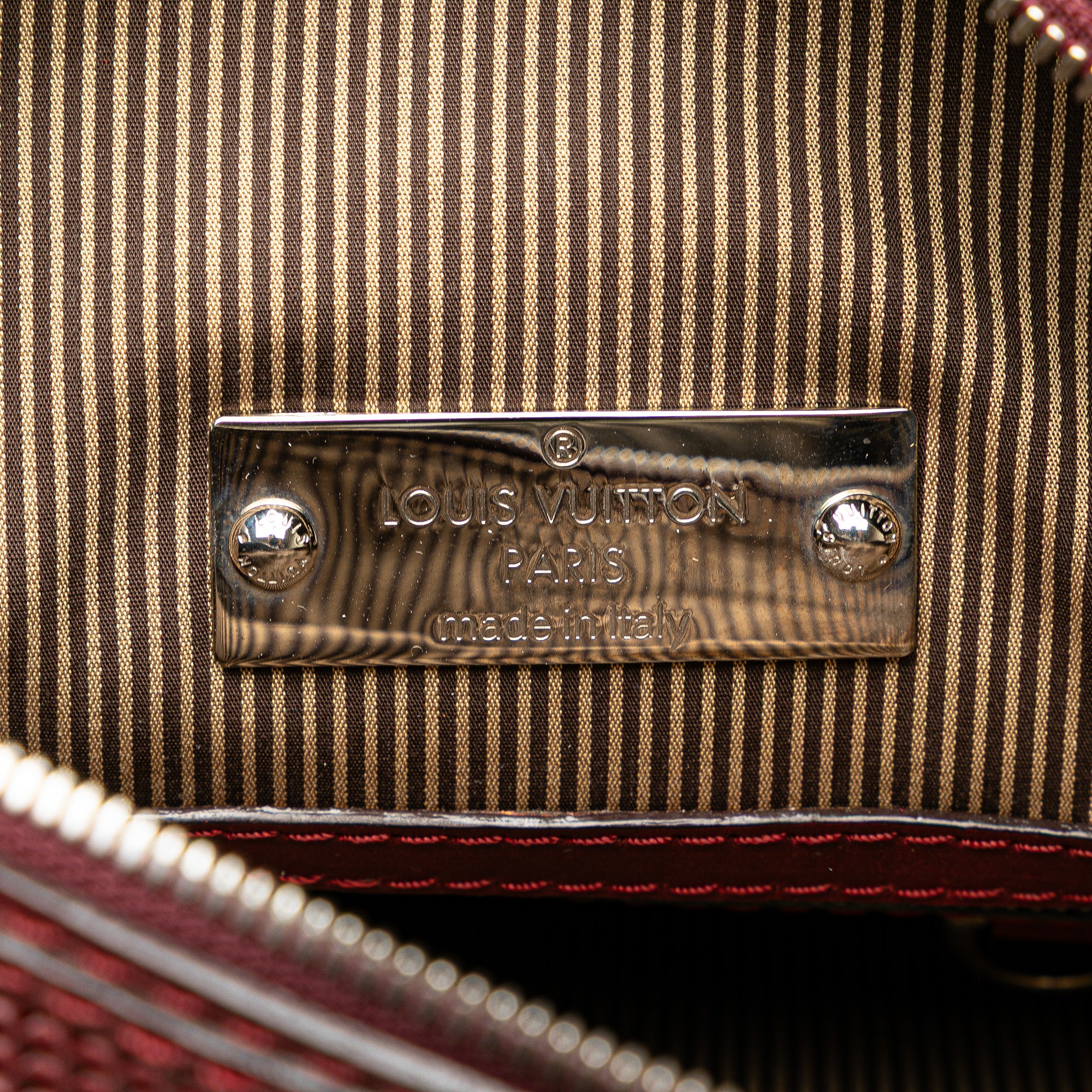 Louis Vuitton | Pre-Owned Cuir Bequia Porte Document Vertical Bag | Red - Image 8