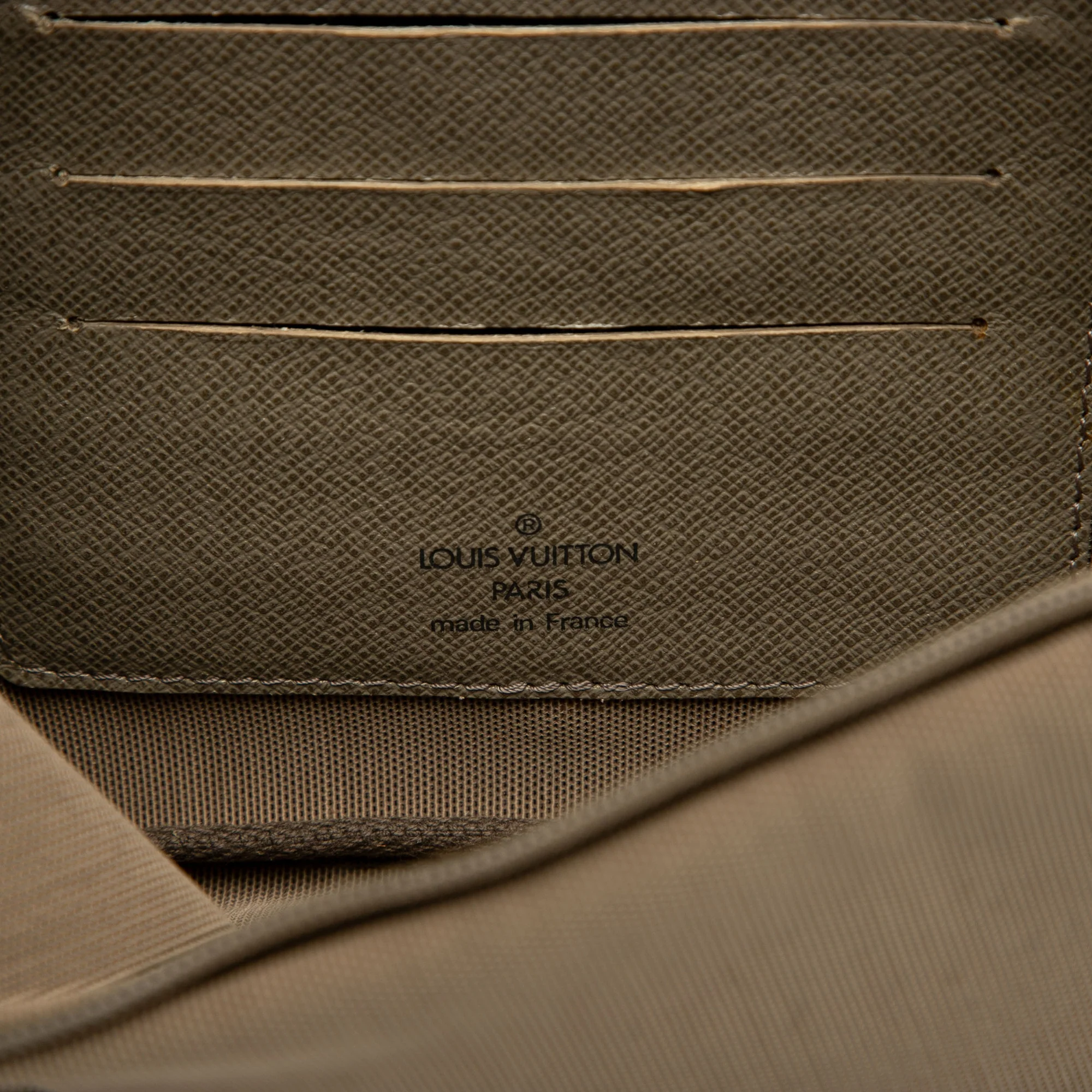 Louis Vuitton | Pre-Owned Damier Geant Ceinture Jogging Waist Bag | Brown/Khaki - Image 5