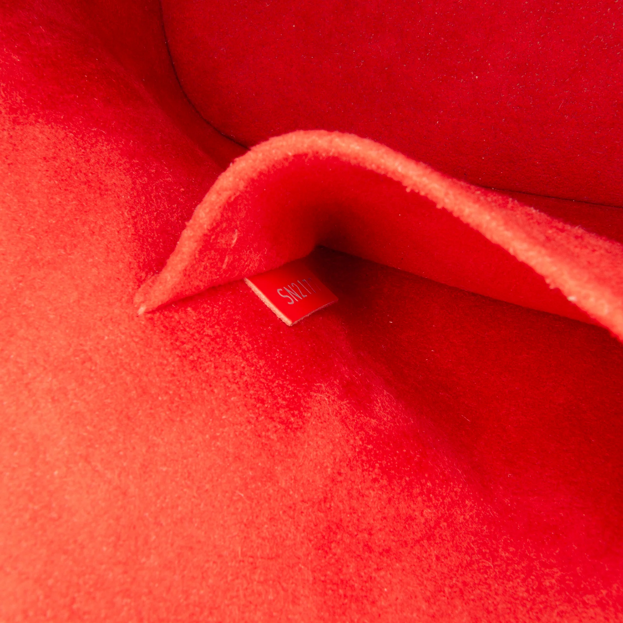 Louis Vuitton | Pre-Owned Epi Alma BB | Red - Image 9