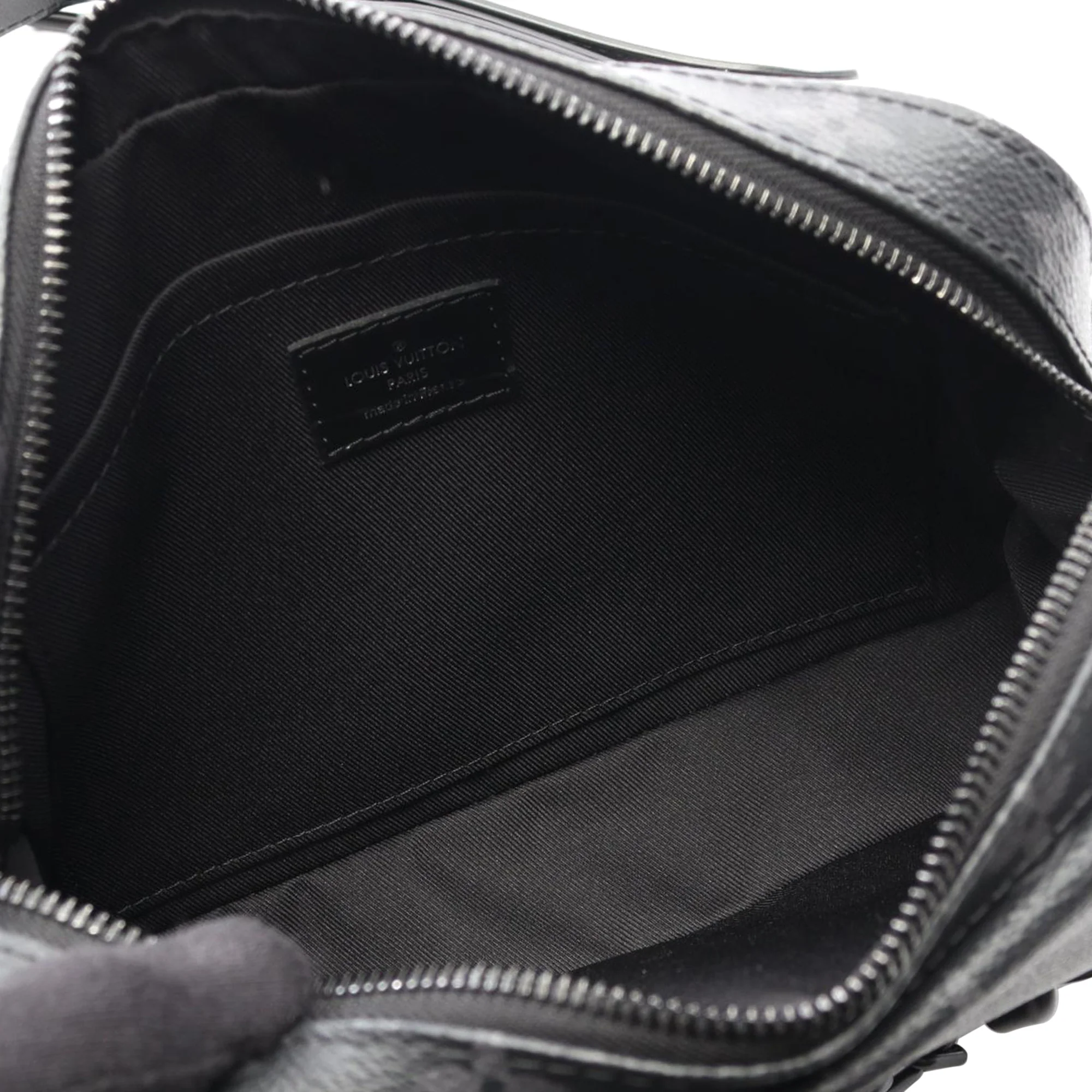 Louis Vuitton | Pre-Owned Monogram Eclipse Steamer Messenger | Black - Image 3