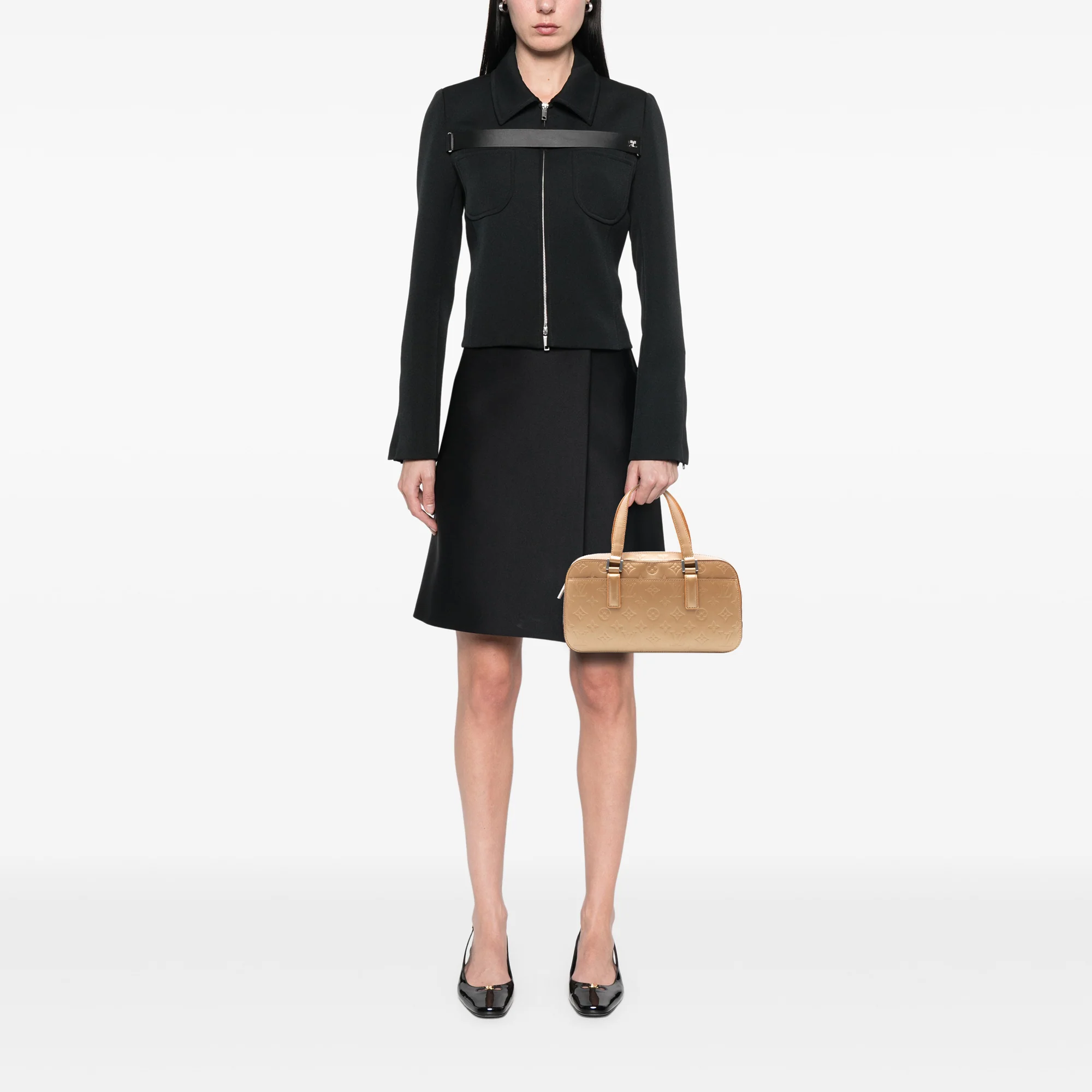 Louis Vuitton | Pre-Owned Monogram Mat Shelton | Beige - Image 8