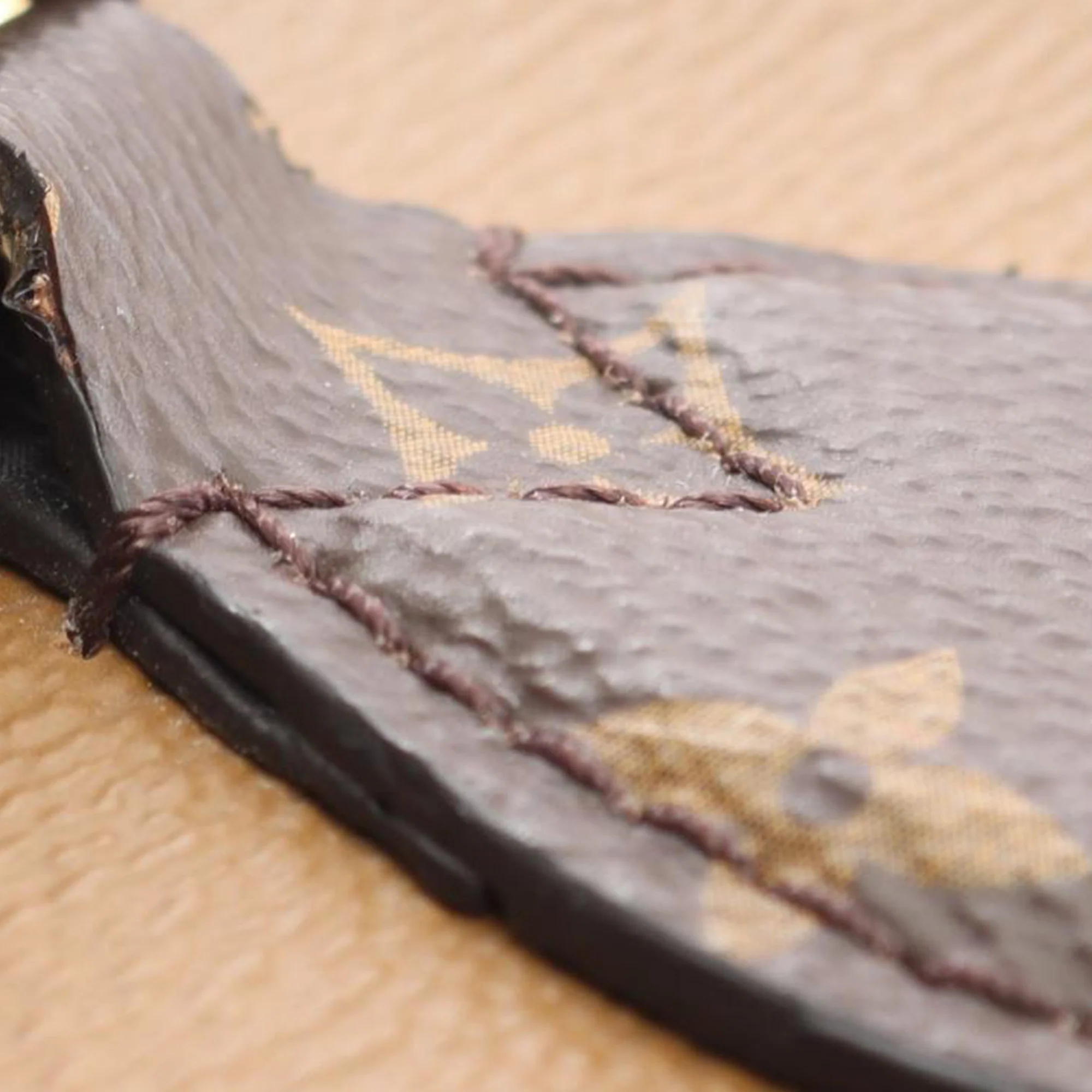 Louis Vuitton | Pre-Owned Monogram Reverse Giant OnTheGo GM - III | Brown - Image 3