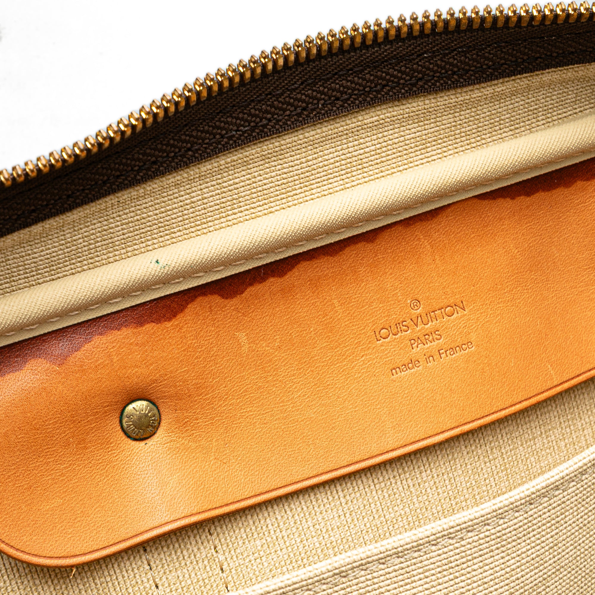 Louis Vuitton | Pre-Owned Monogram Sirius 45 | Brown - Image 9