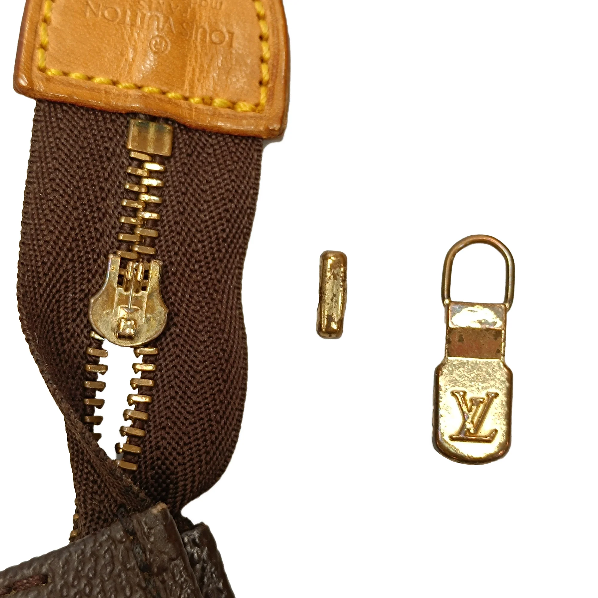 Louis Vuitton | Pre-Owned Monogram Toiletry Pouch 26 | Brown - Image 2