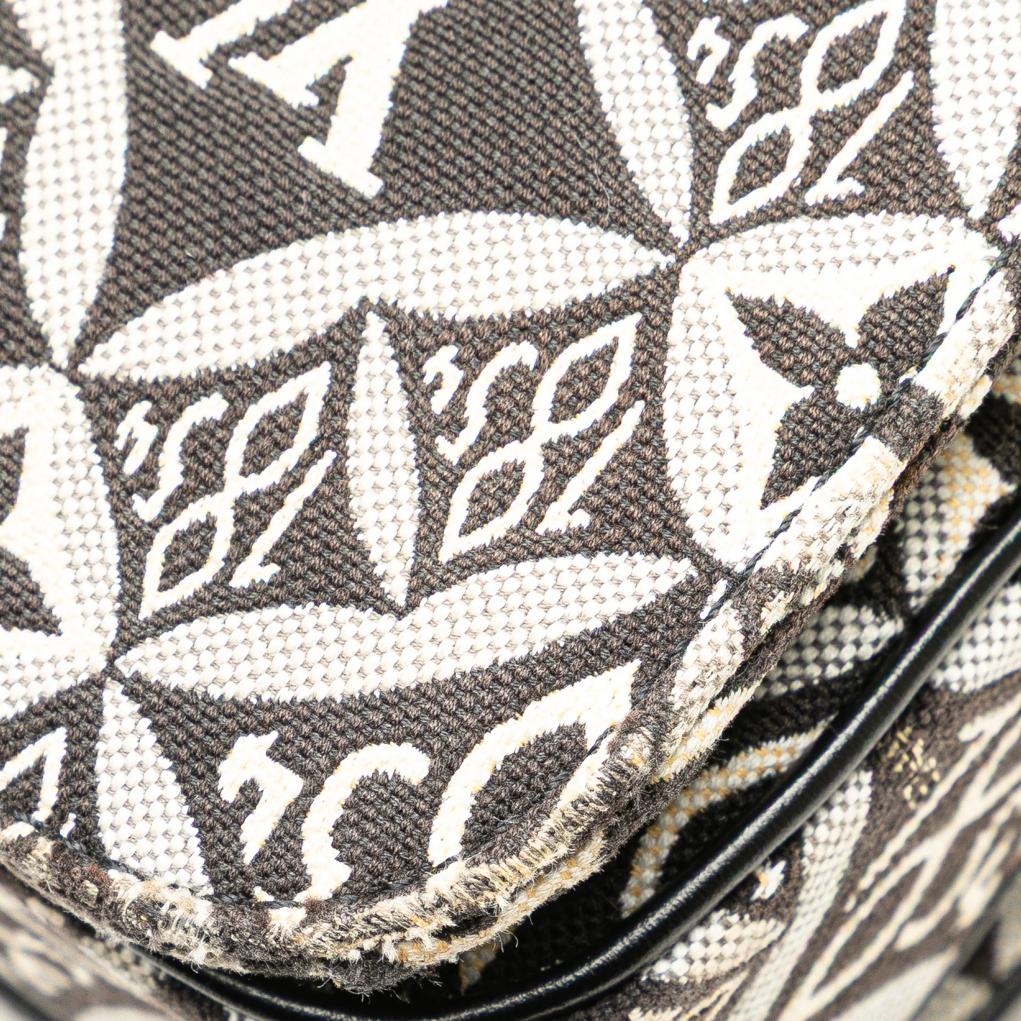 Louis Vuitton | Pre-Owned Since 1854 Pochette Metis | Black - Image 3
