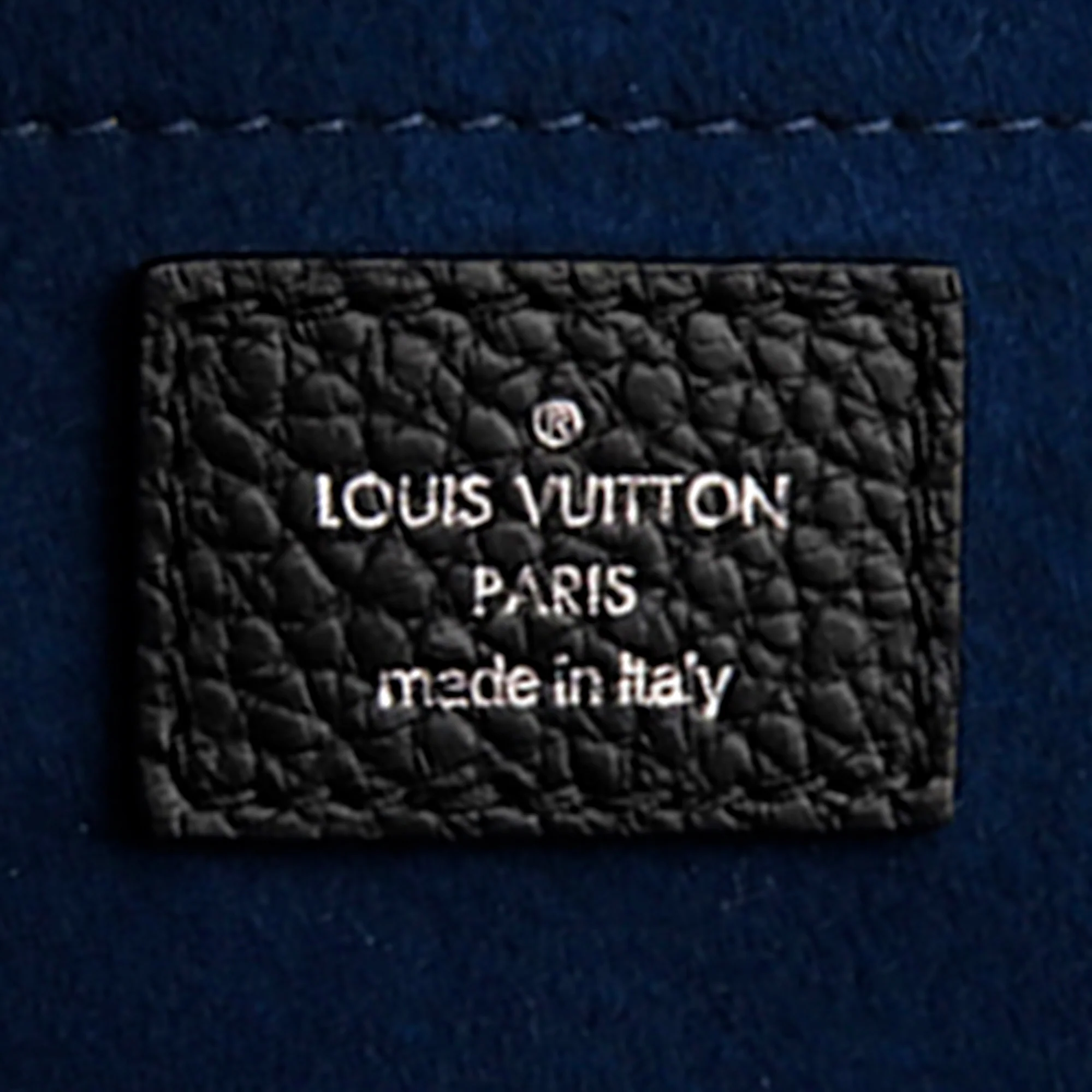 Louis Vuitton | Pre-Owned Taurillon Armand LV Circle | Black - Image 9