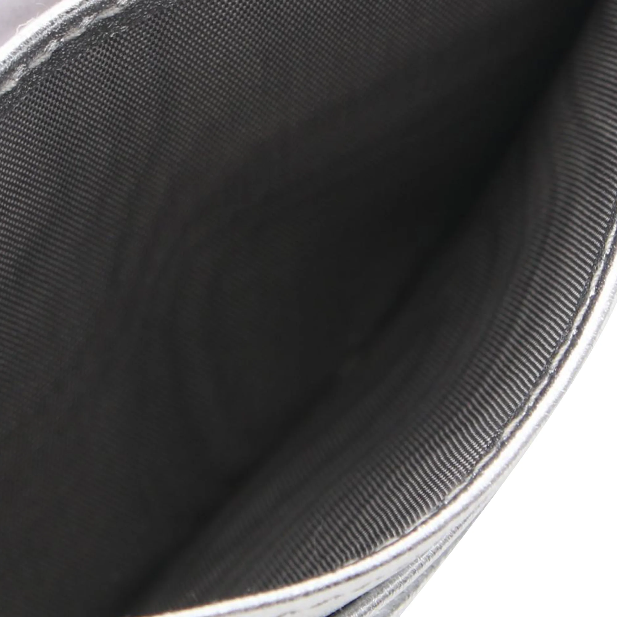 Miu Miu | Pre-Owned Metallic Leather Matelasse Card Holder | Silver - Image 3