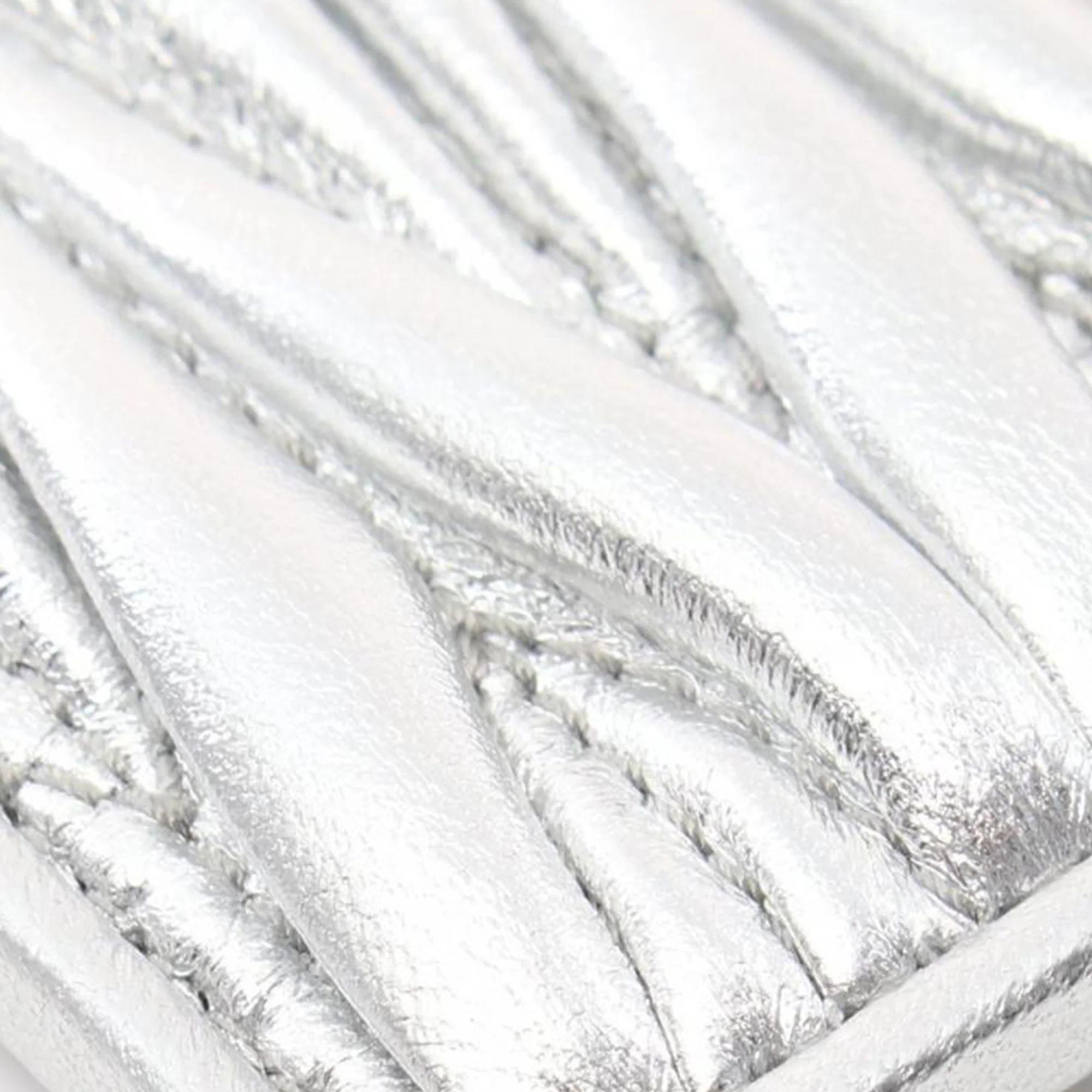 Miu Miu | Pre-Owned Metallic Leather Matelasse Card Holder | Silver - Image 5