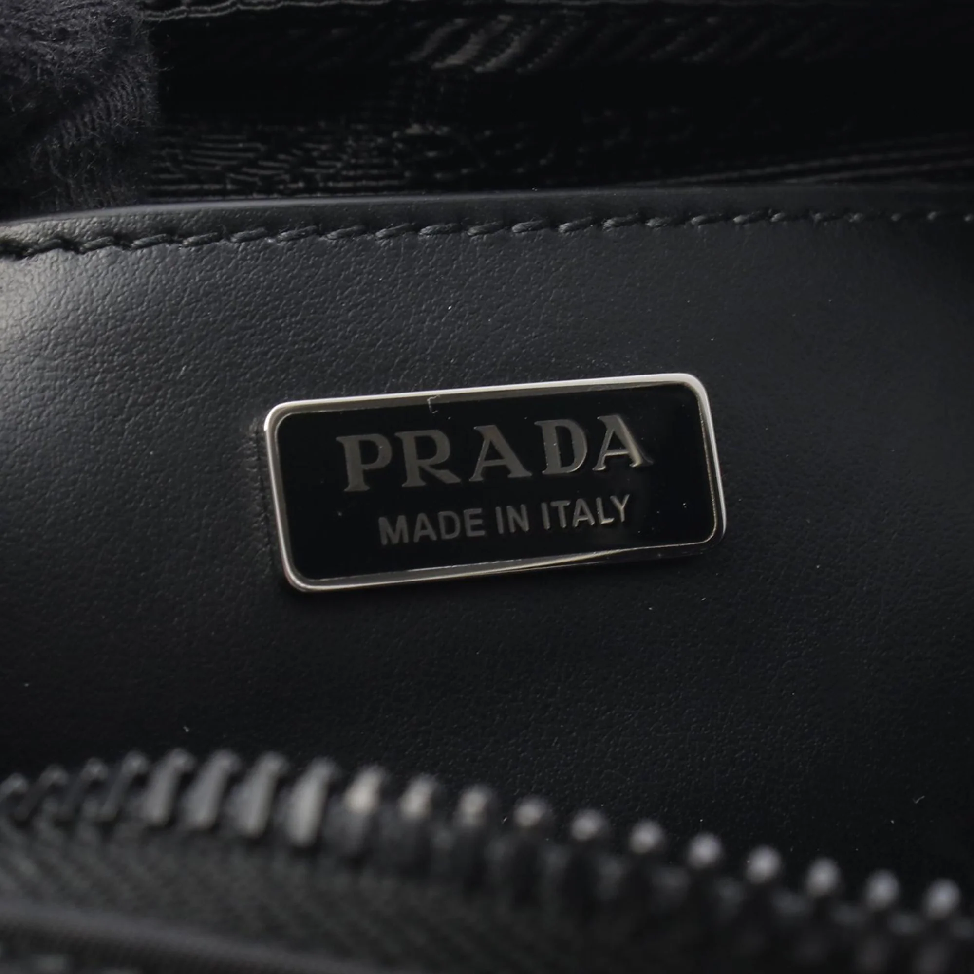 Prada | Pre-Owned Re-Nylon and Saffiano Shoulder Bag | Black - Image 4