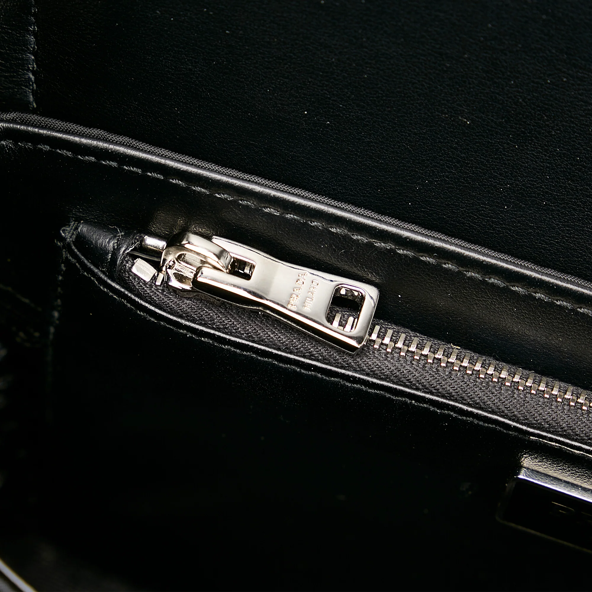 Prada | Pre-Owned Re-Nylon & Spazzolato Pocket Crossbody | Black - Image 4