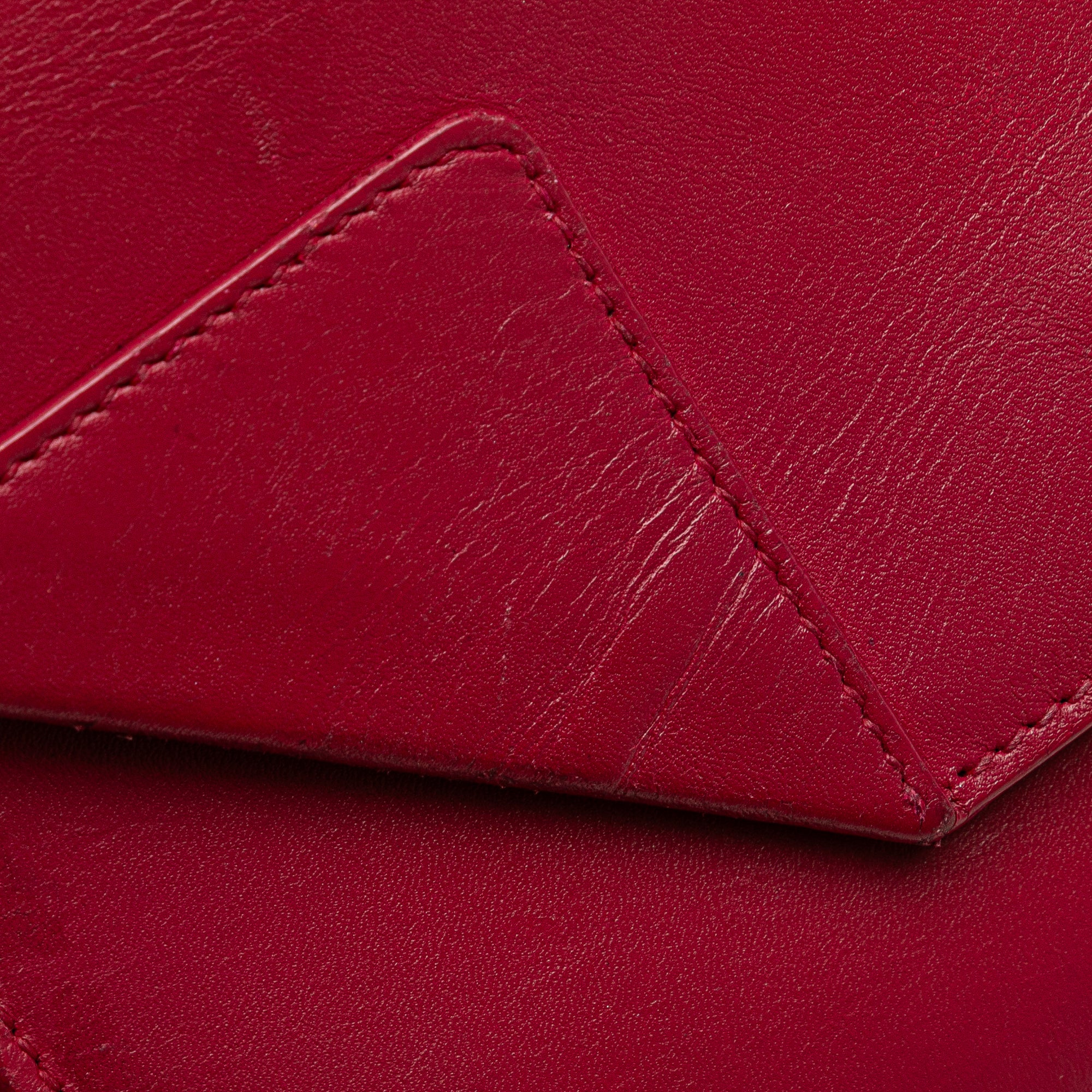 Saint Laurent | Pre-Owned Small Leather Betty Crossbody | Red - Image 2