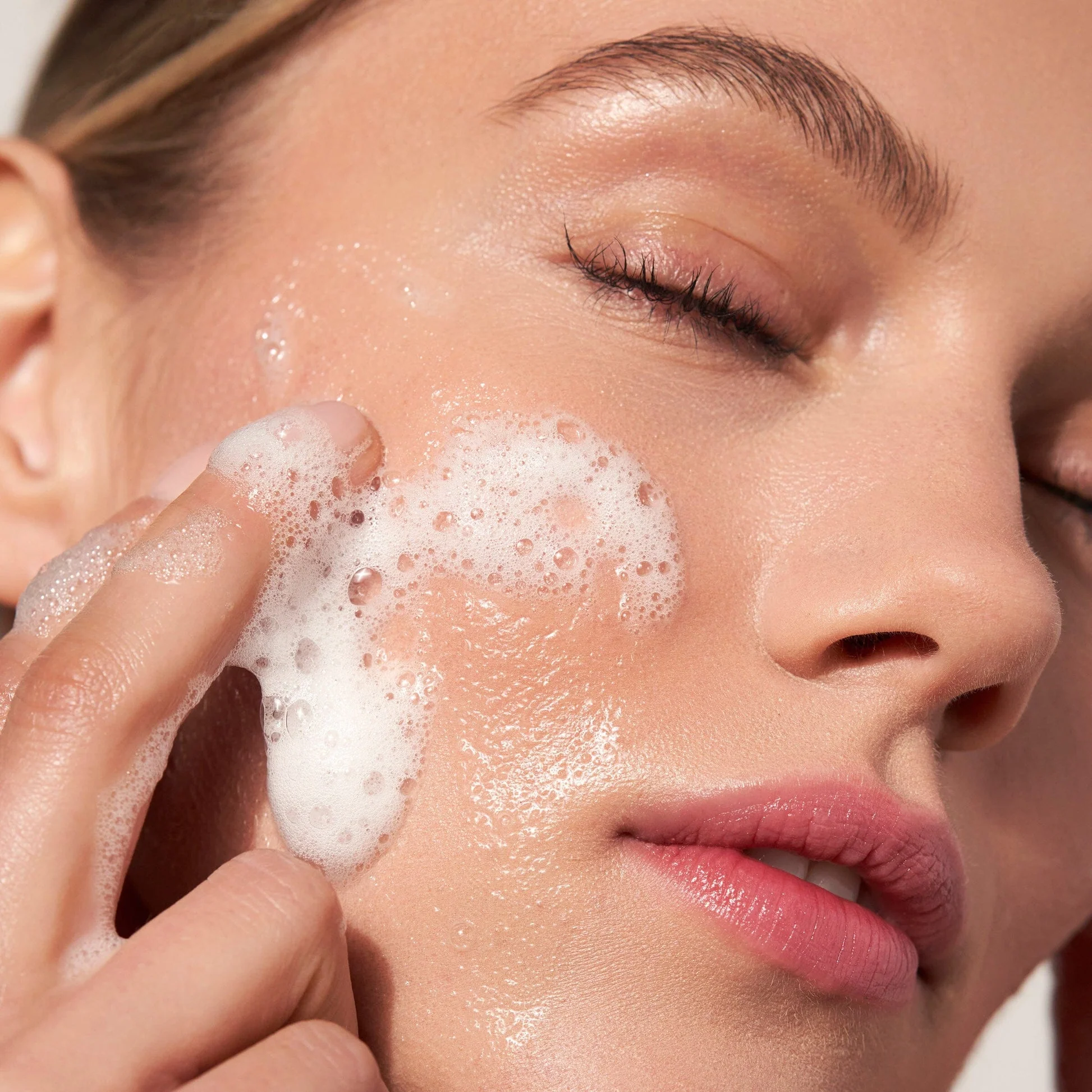 Wash Away One Step Cleanser | 1.7 oz / 50 ml - Image 6