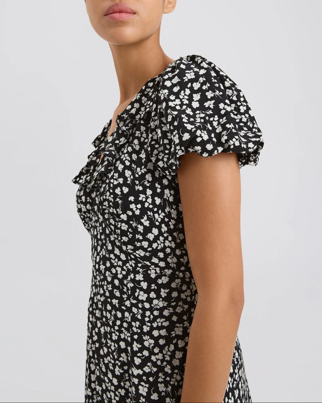 Calais Dress | Ditsy Floral Noir - Image 2