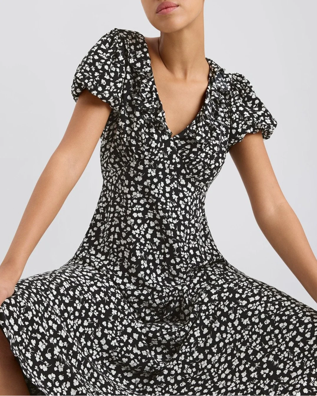 Calais Dress | Ditsy Floral Noir - Image 4