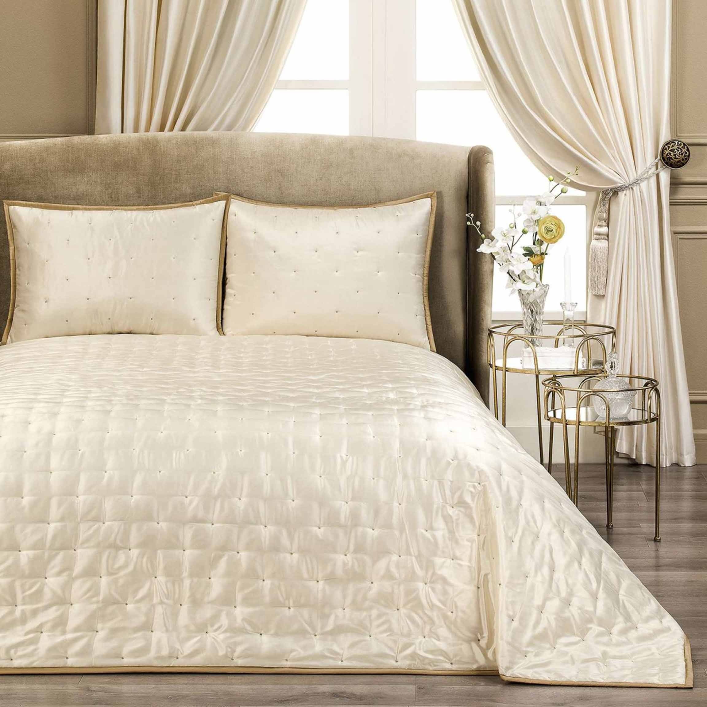 Bedspread - Louis | Ecru | 79" x 91"