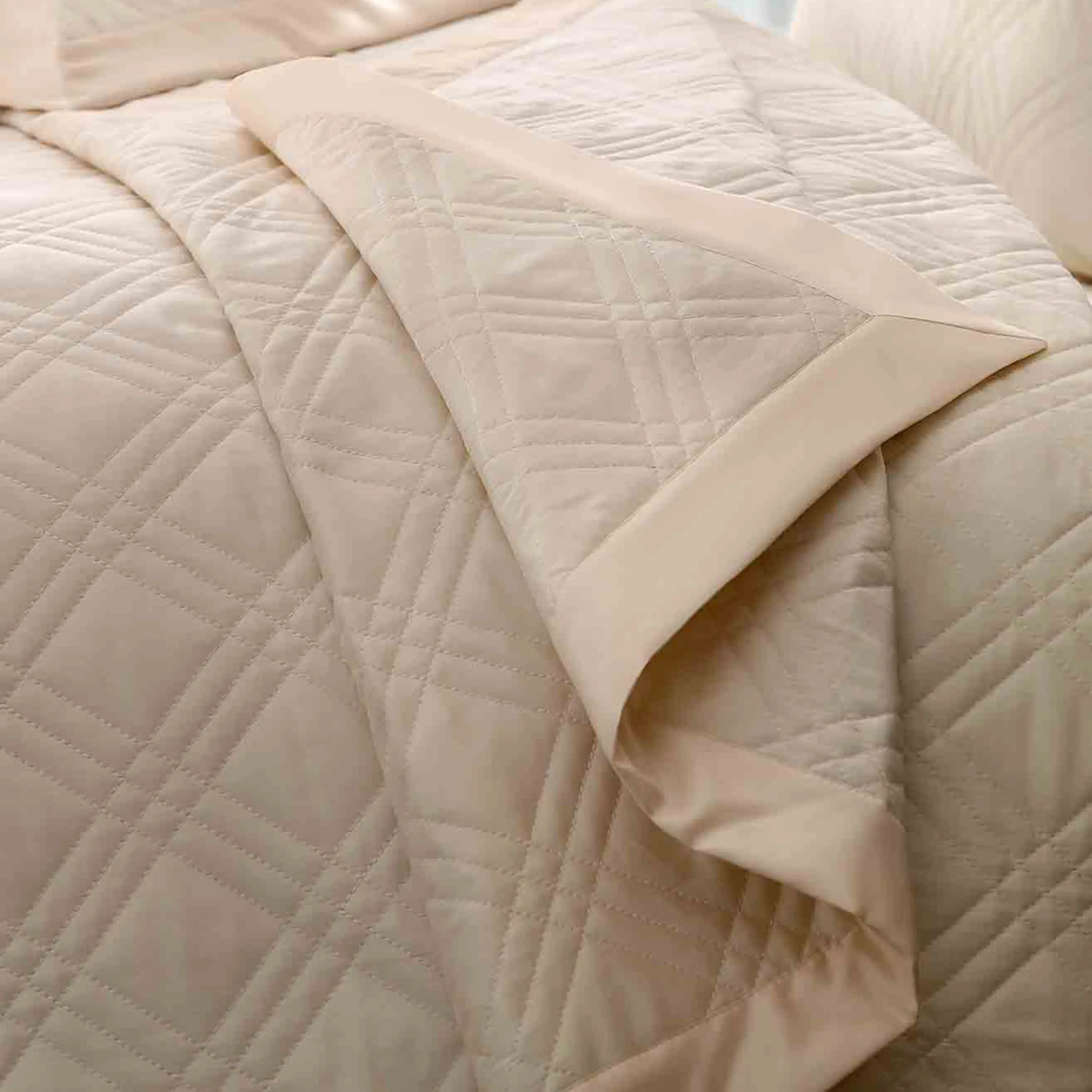 Bedspread - Orlean | Ecru | 102" x 102" - Image 3