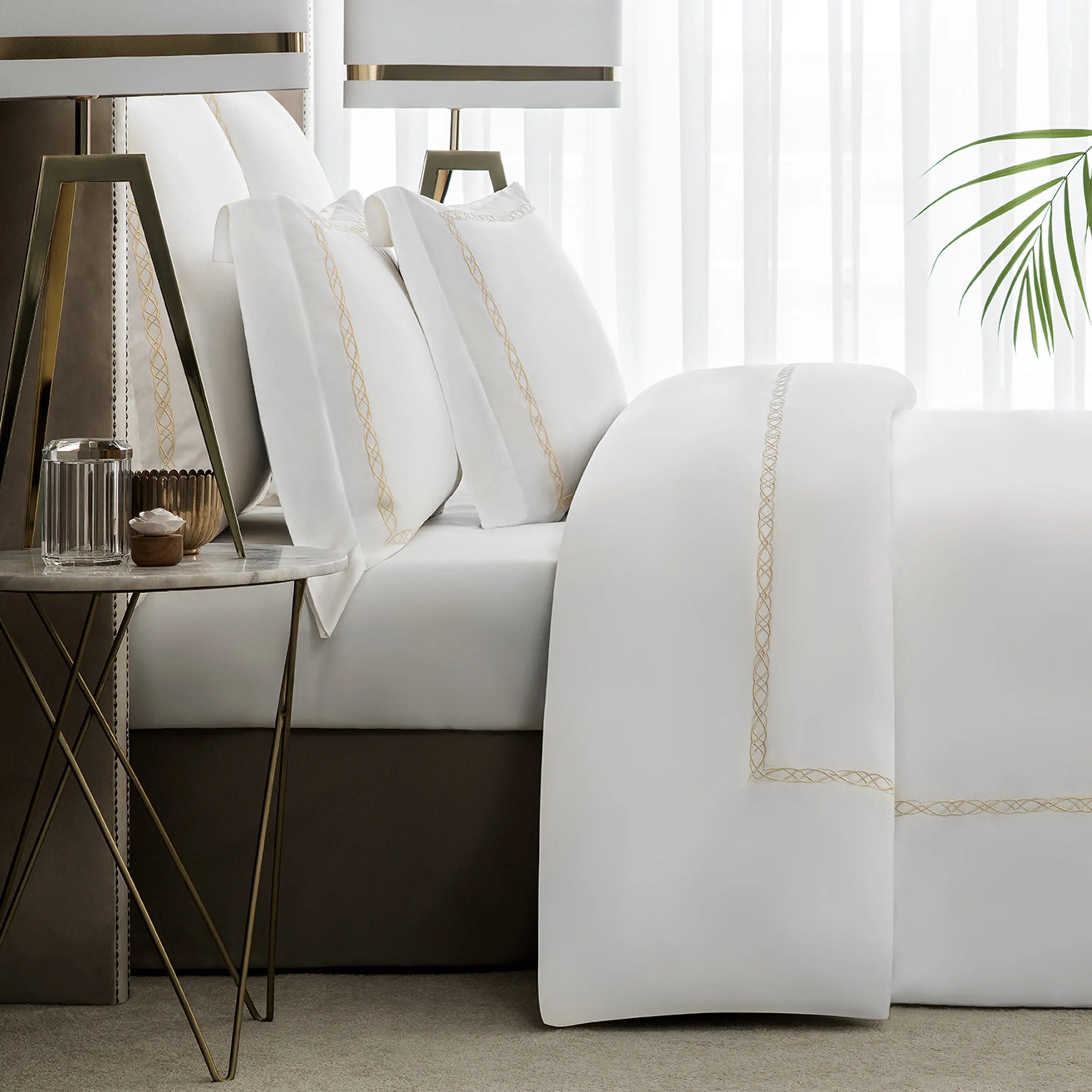Duvet Cover - Mia | White/Gold | Queen - Image 4