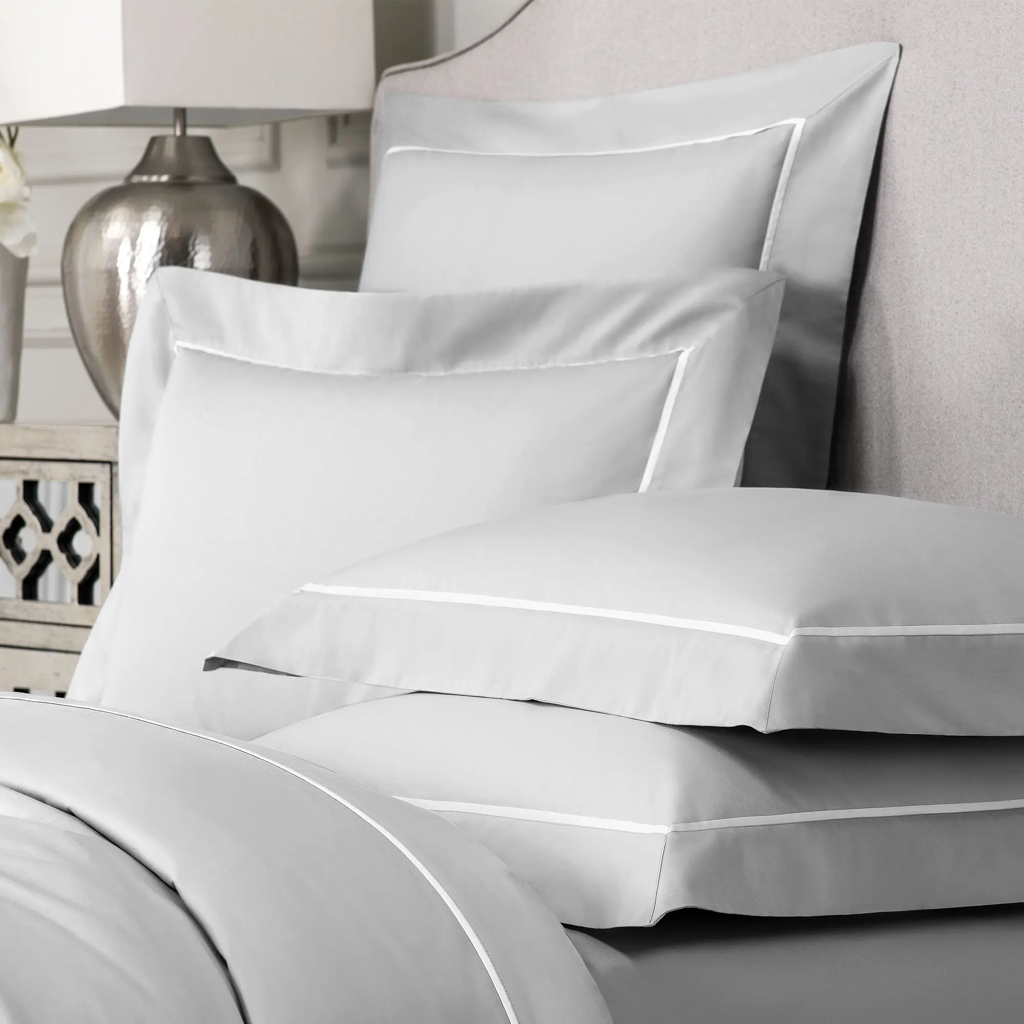 Duvet Cover - Plaza | White with Grey | Super King - Image 3