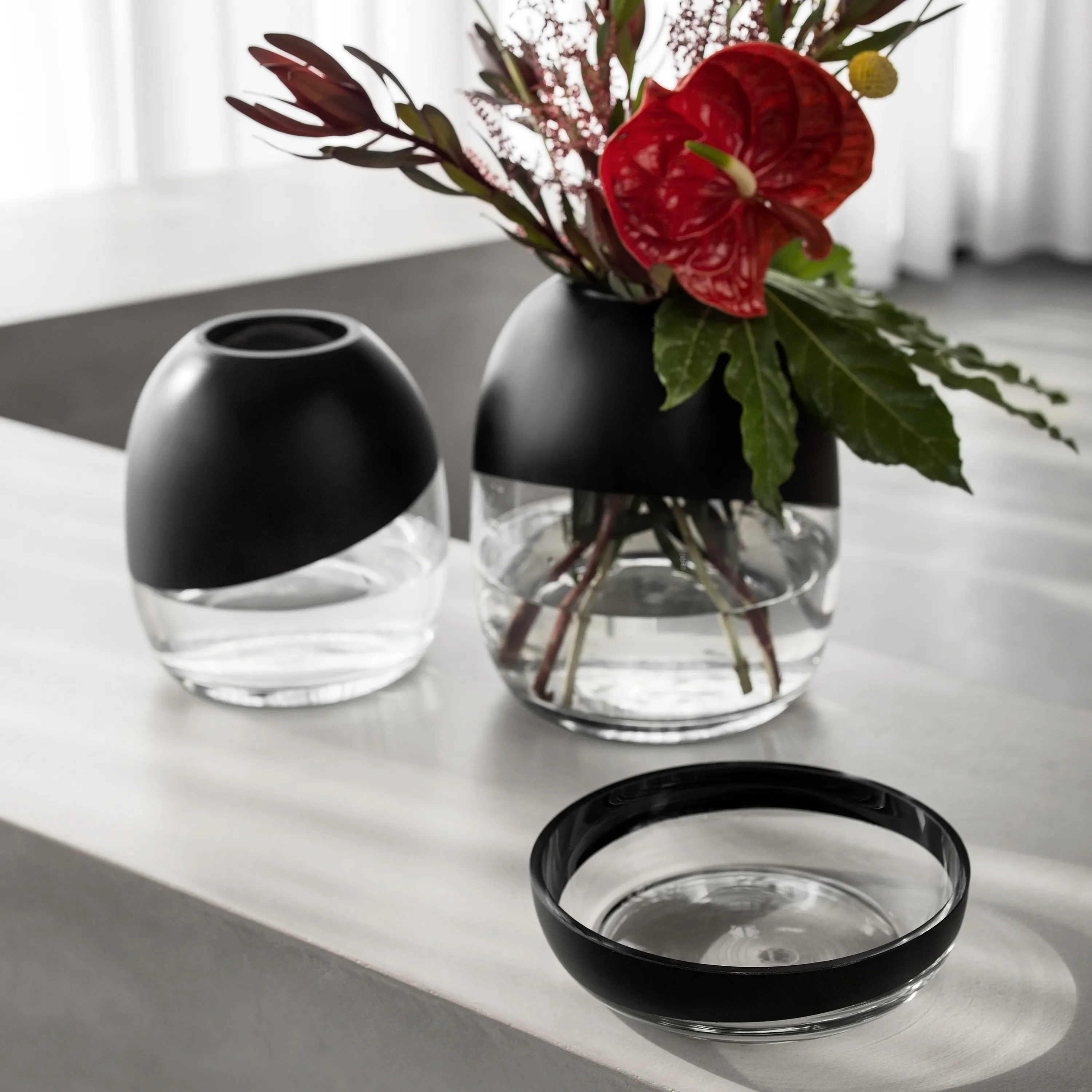 Flower Vase Airs | Black | 10" x 8" - Image 2