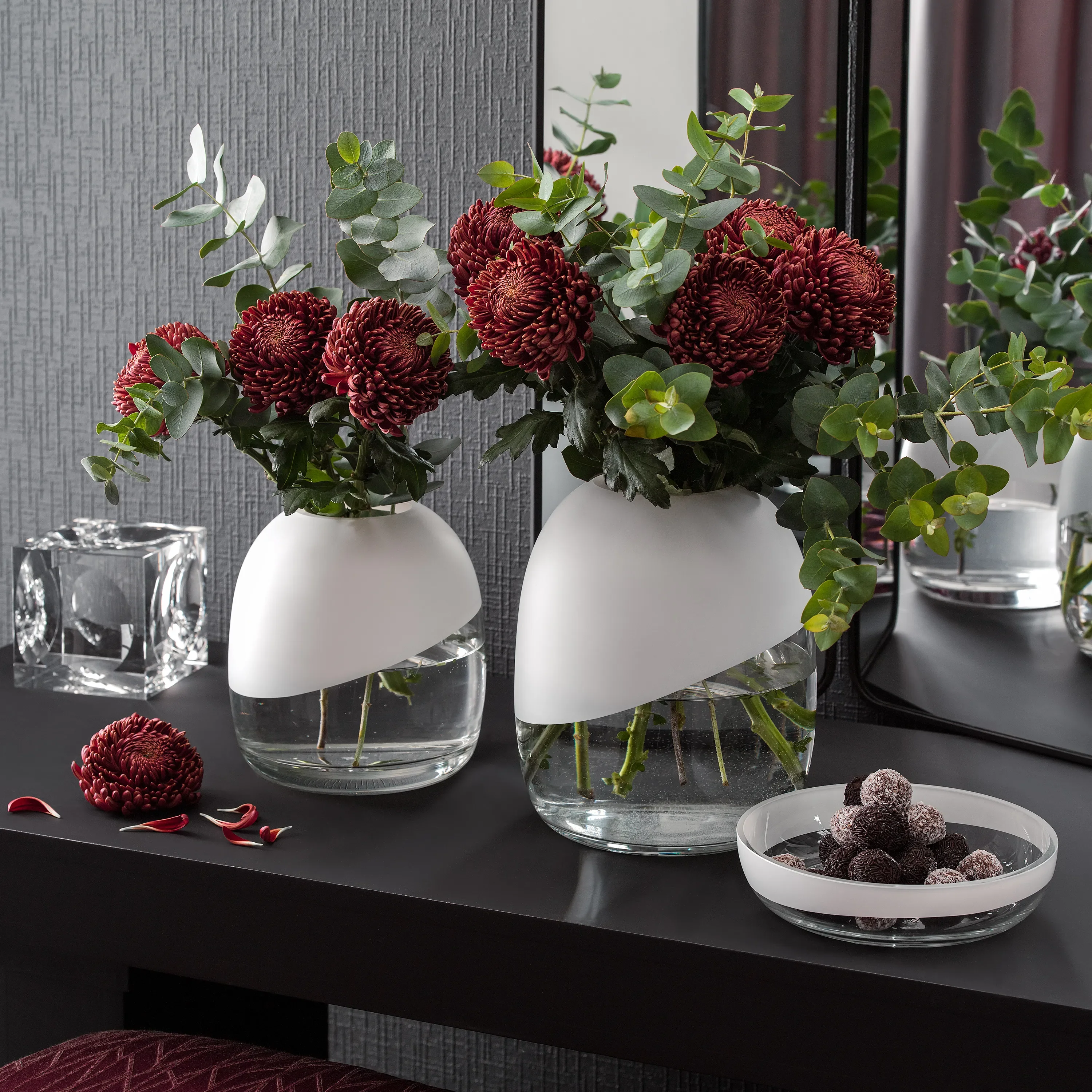 Flower Vase Airs | White | 8" x 7" - Image 2