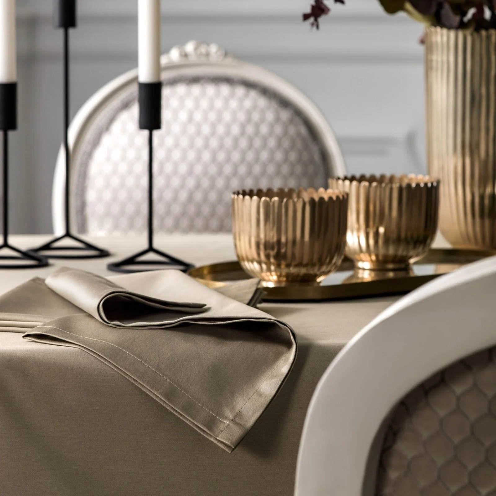 Table Linen And Napkins - Lydia | Beige | 68" x 122"/18" x 18"