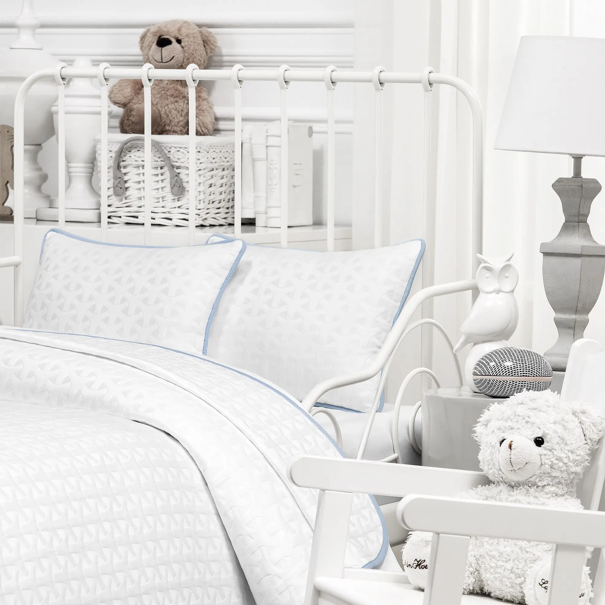 Teen'S Bedspread Set - Andre | White/Blue | 79" x 83"/12" x 18" - Image 2