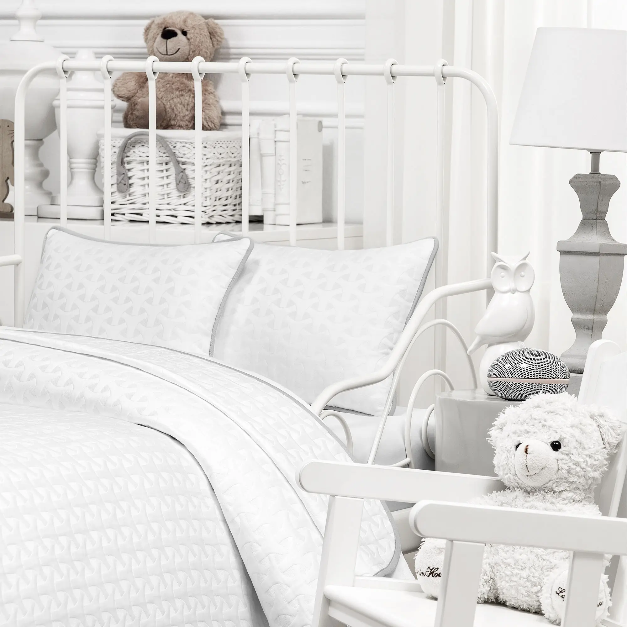 Teen'S Bedspread Set - Andre | White/Grey | 79" x 83"/12" x 18" - Image 2