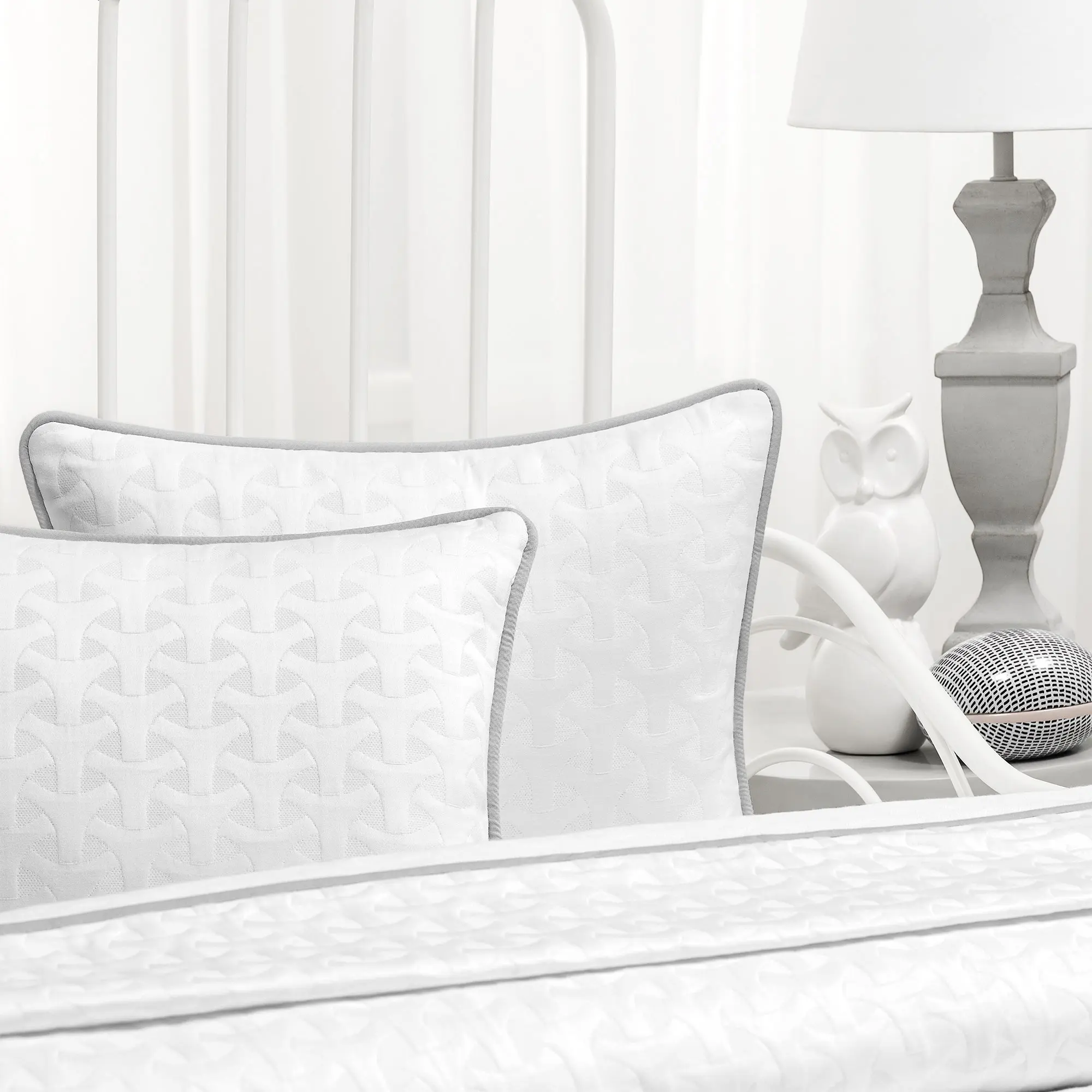 Teen'S Bedspread Set - Andre | White/Grey | 79" x 83"/12" x 18" - Image 3