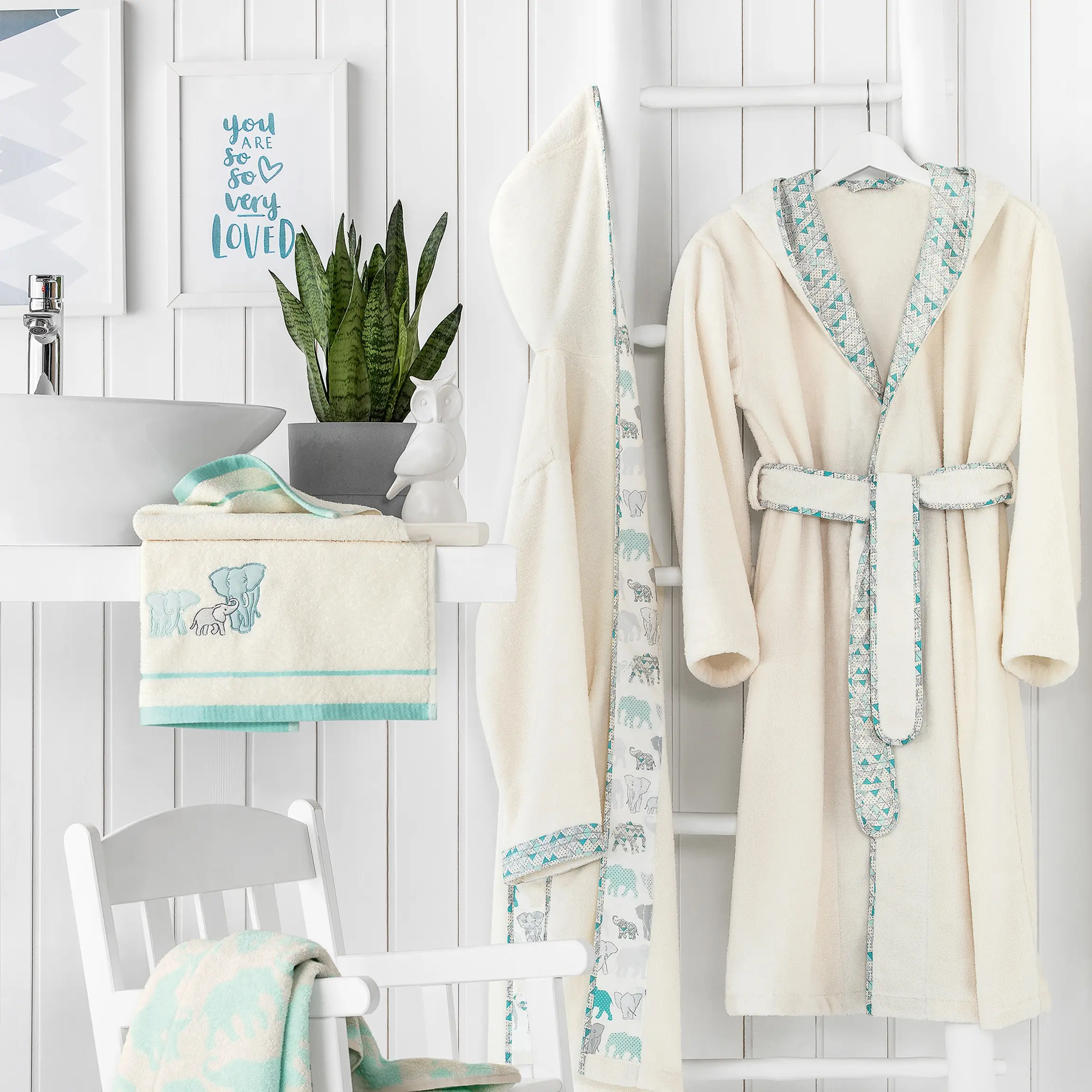 Teens Geometric Bathrobe - Jumbo | Ecru with Green | 152 cm
